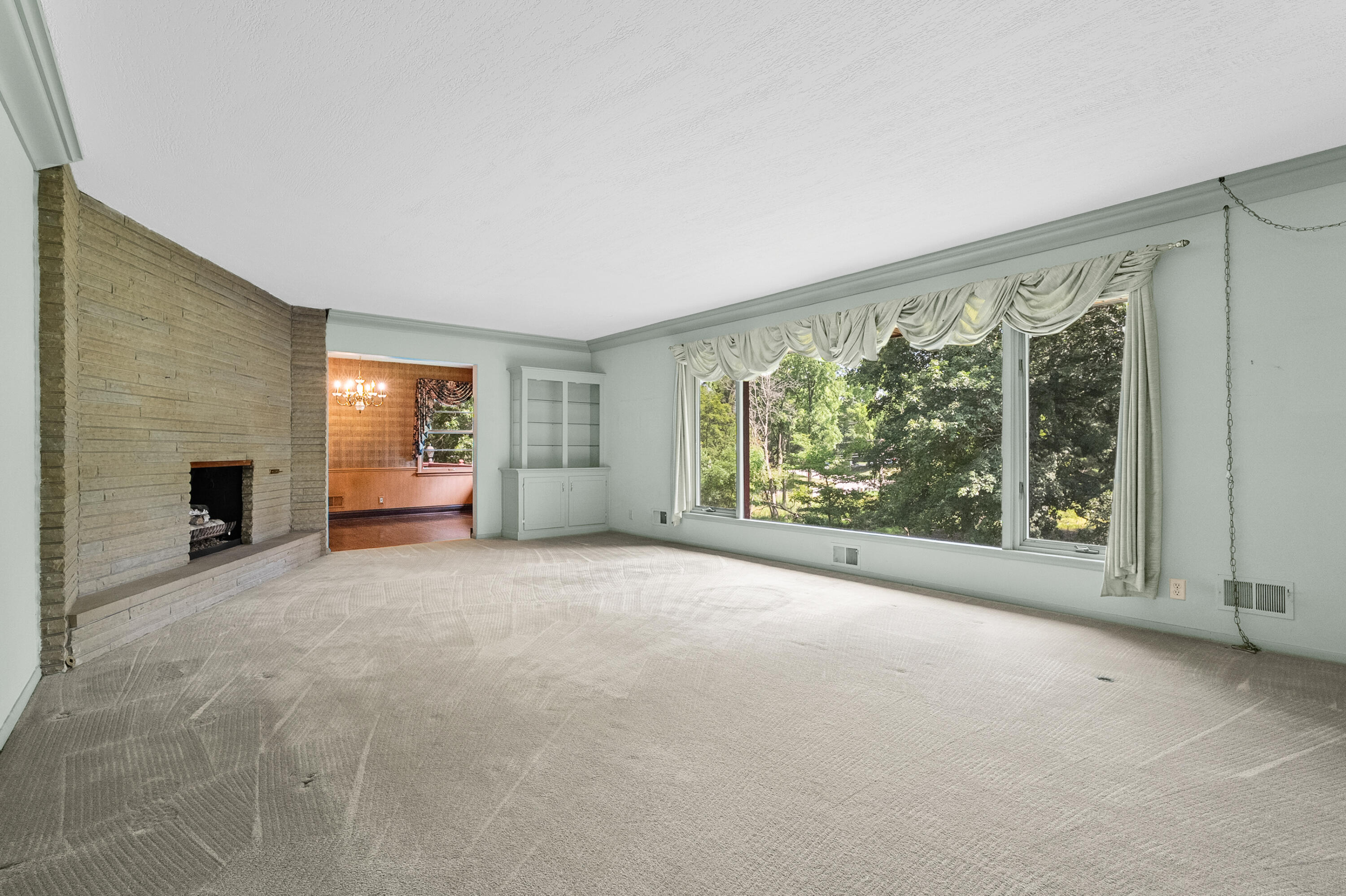 5017 Merryview Drive Property Photo 2