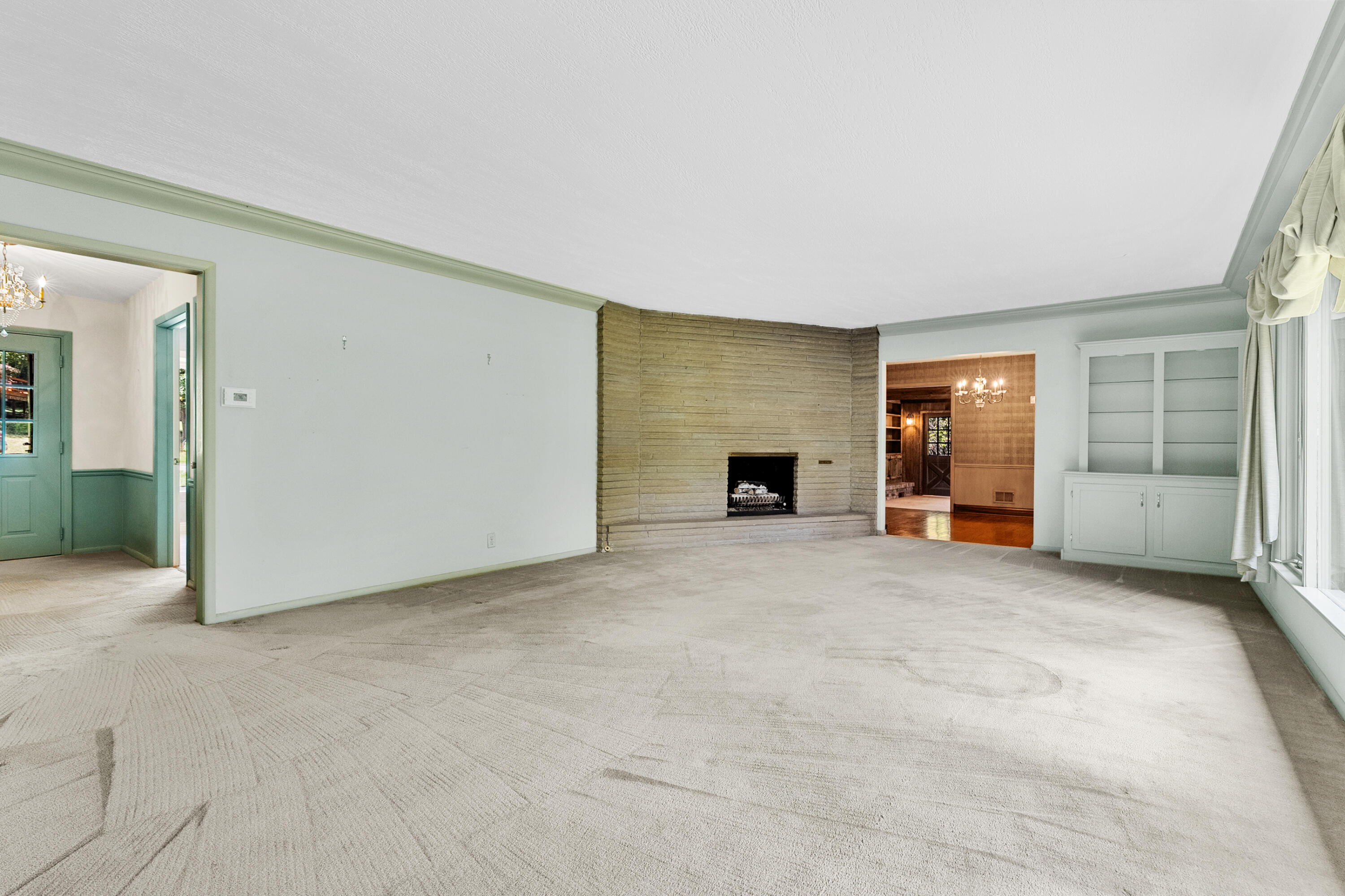 5017 Merryview Drive Property Photo 3