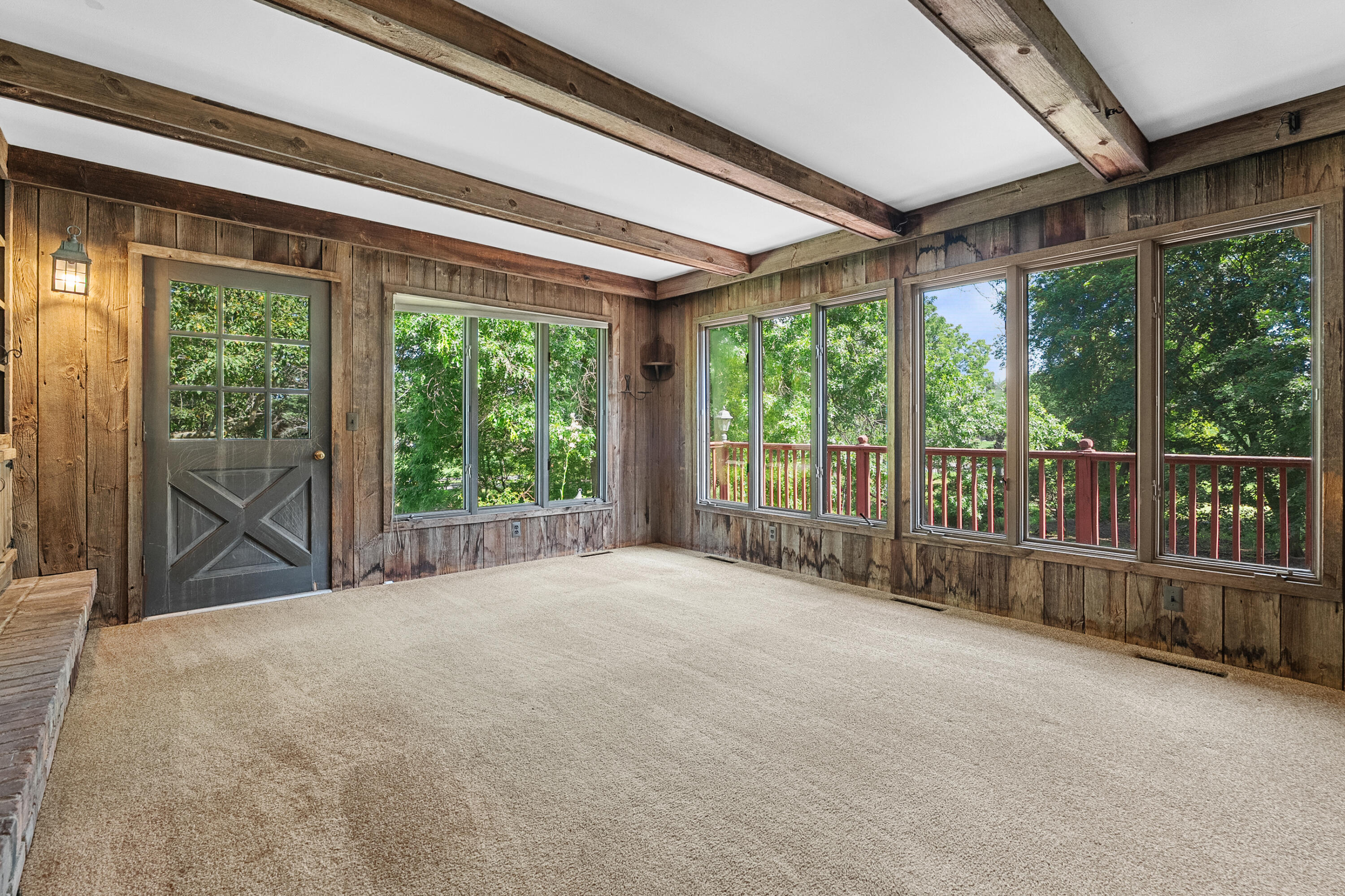 5017 Merryview Drive Property Photo 7