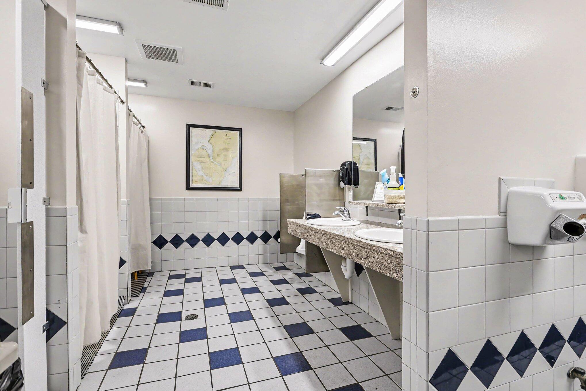26033518 Property Photo 9