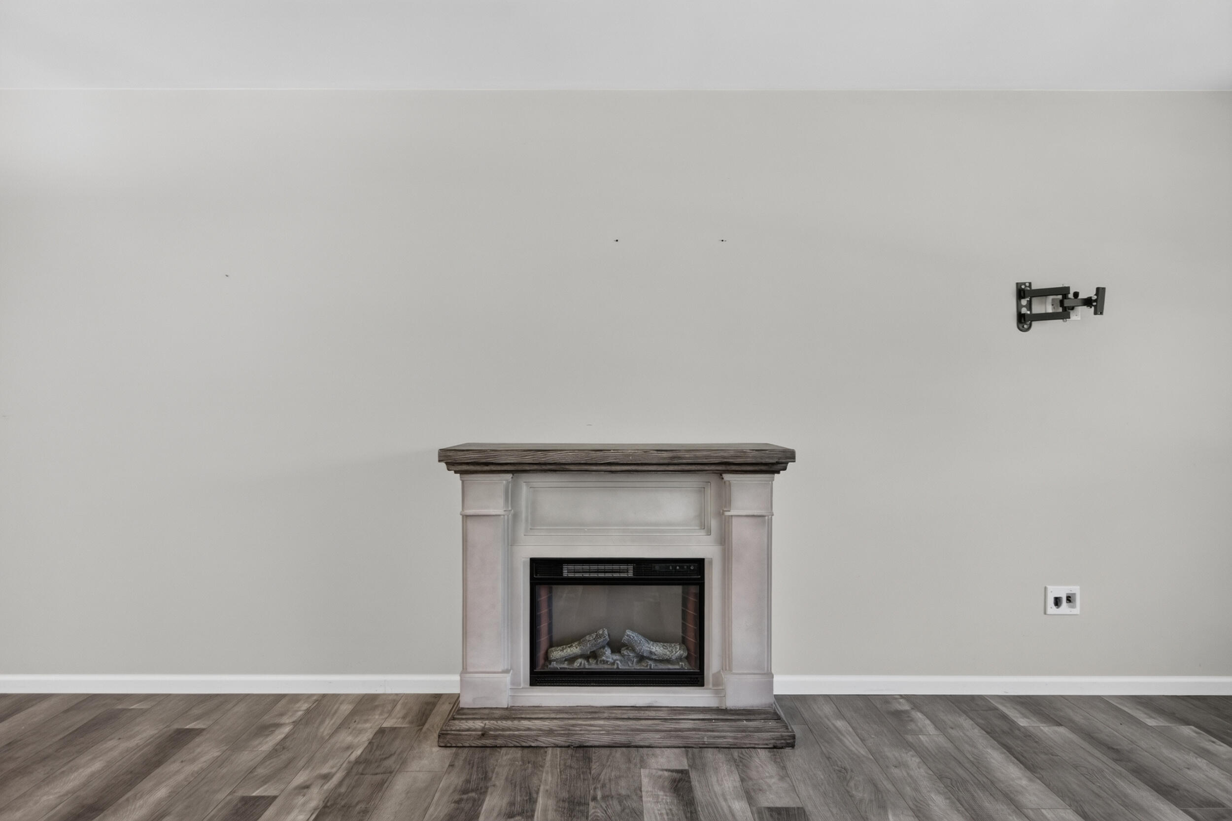 6423 Inverness Lane Property Photo 14