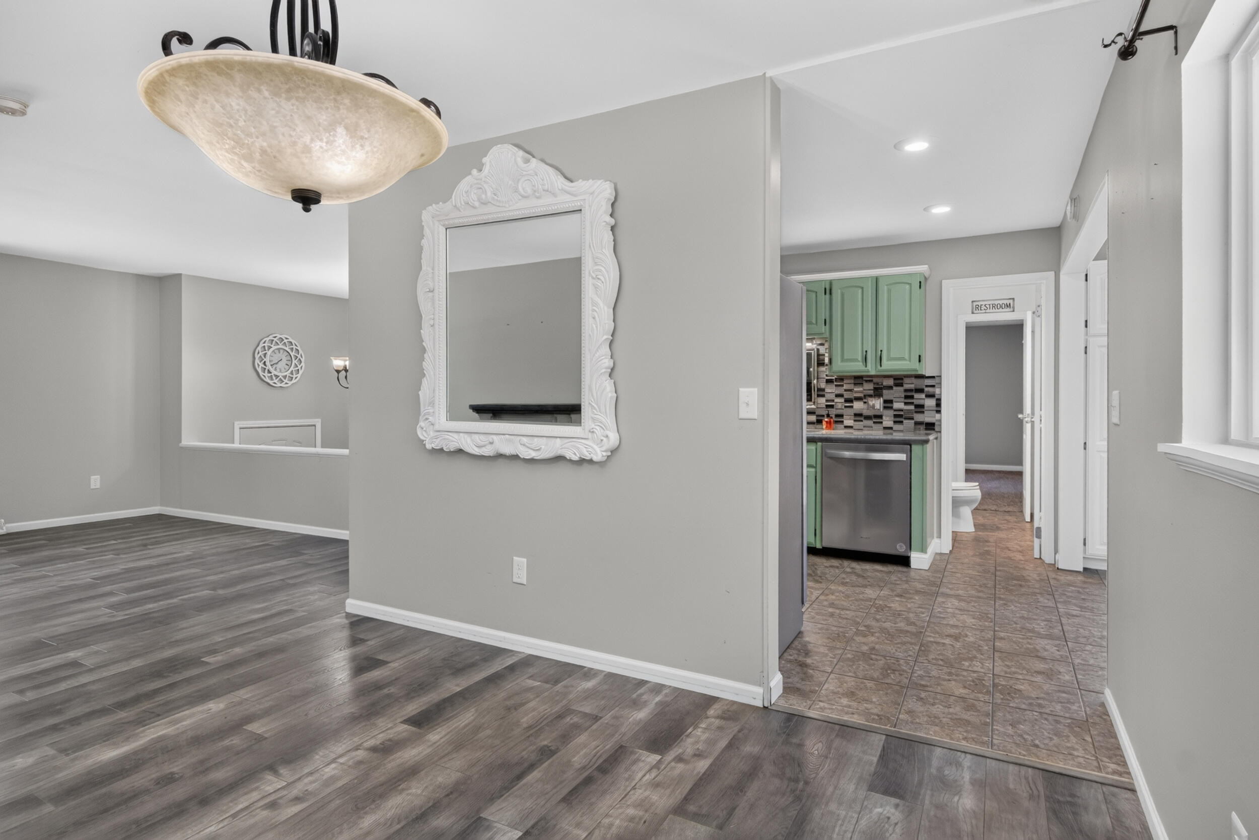 6423 Inverness Lane Property Photo 17