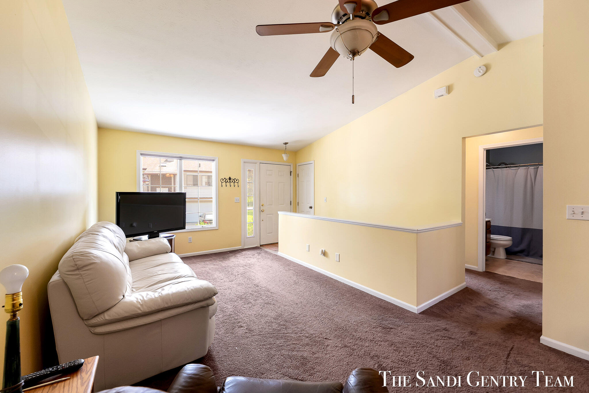 17632 Dustin Drive Property Photo 6