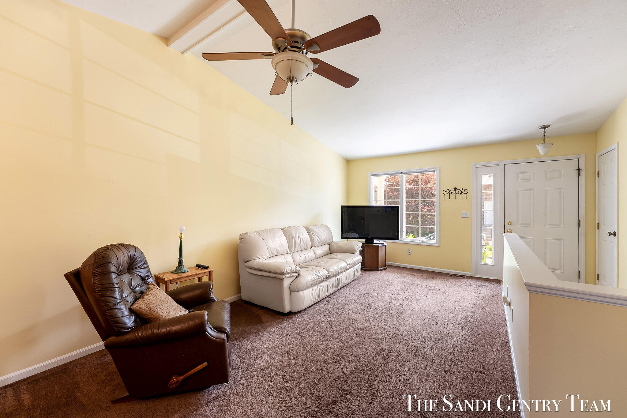 17632 Dustin Drive Property Photo 7
