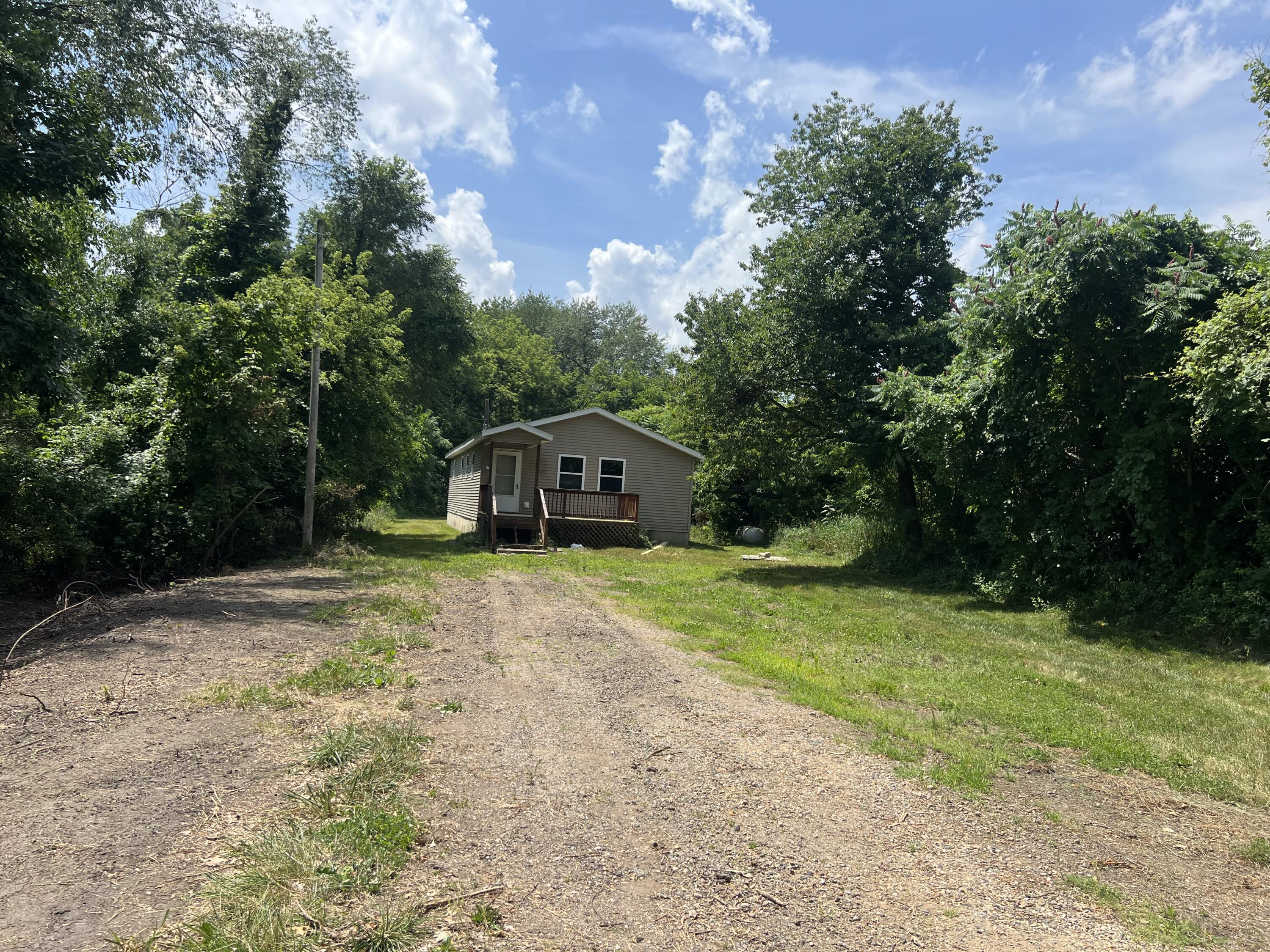 2117 E Jackson Drive Property Photo 15