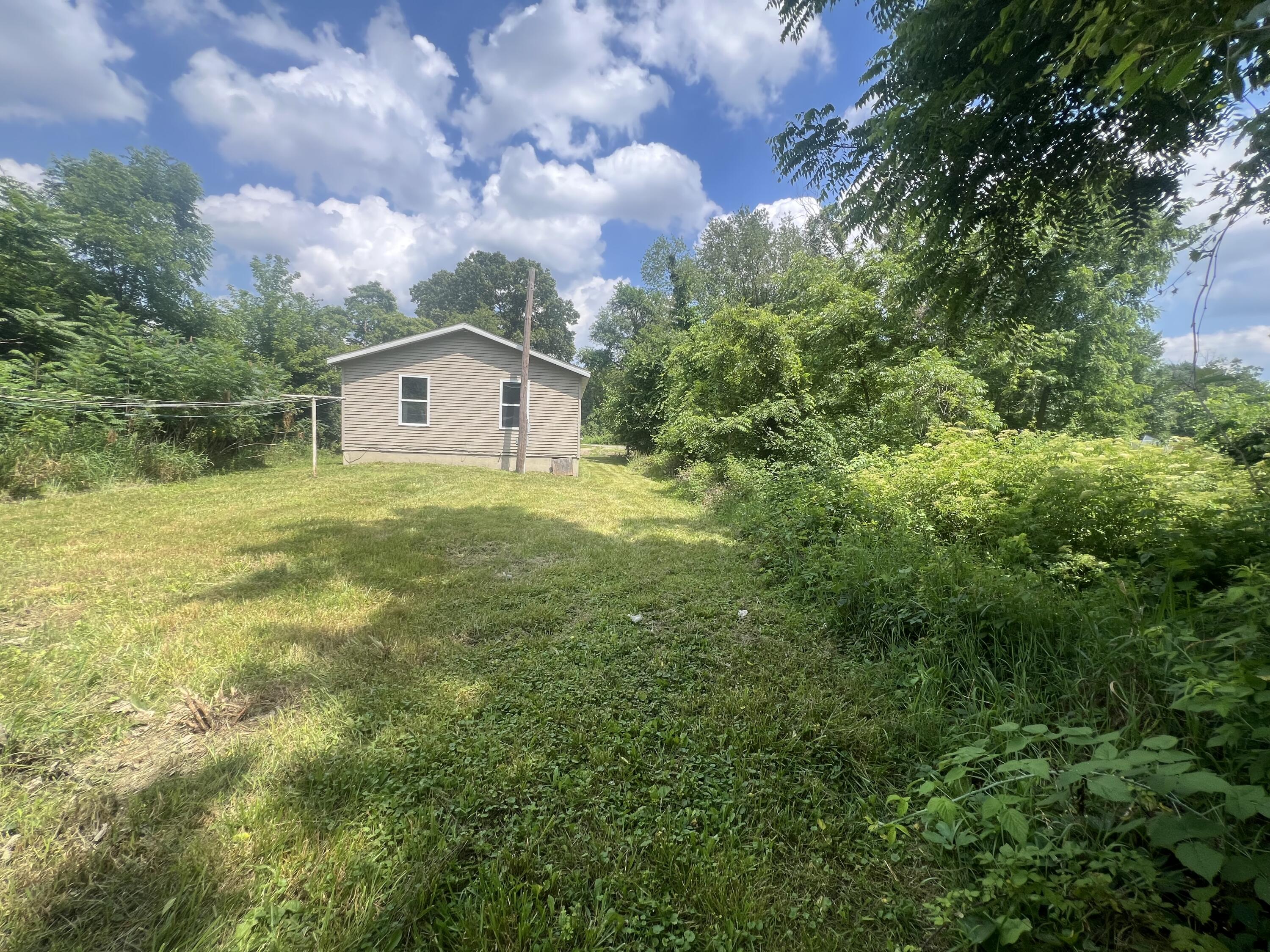 2117 E Jackson Drive Property Photo 17