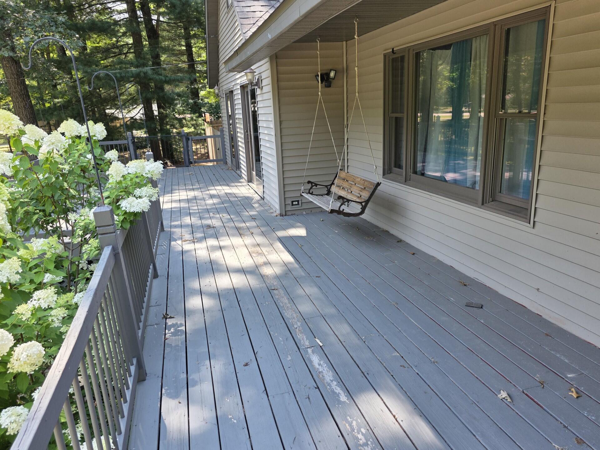 105 N Mike Street Property Photo 2