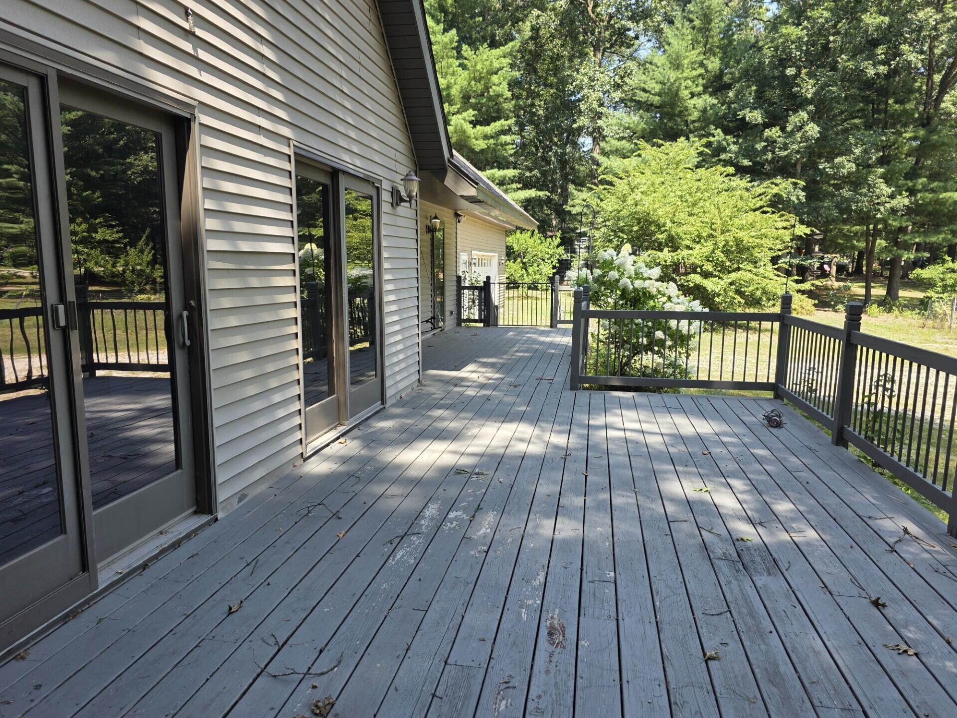 105 N Mike Street Property Photo 3