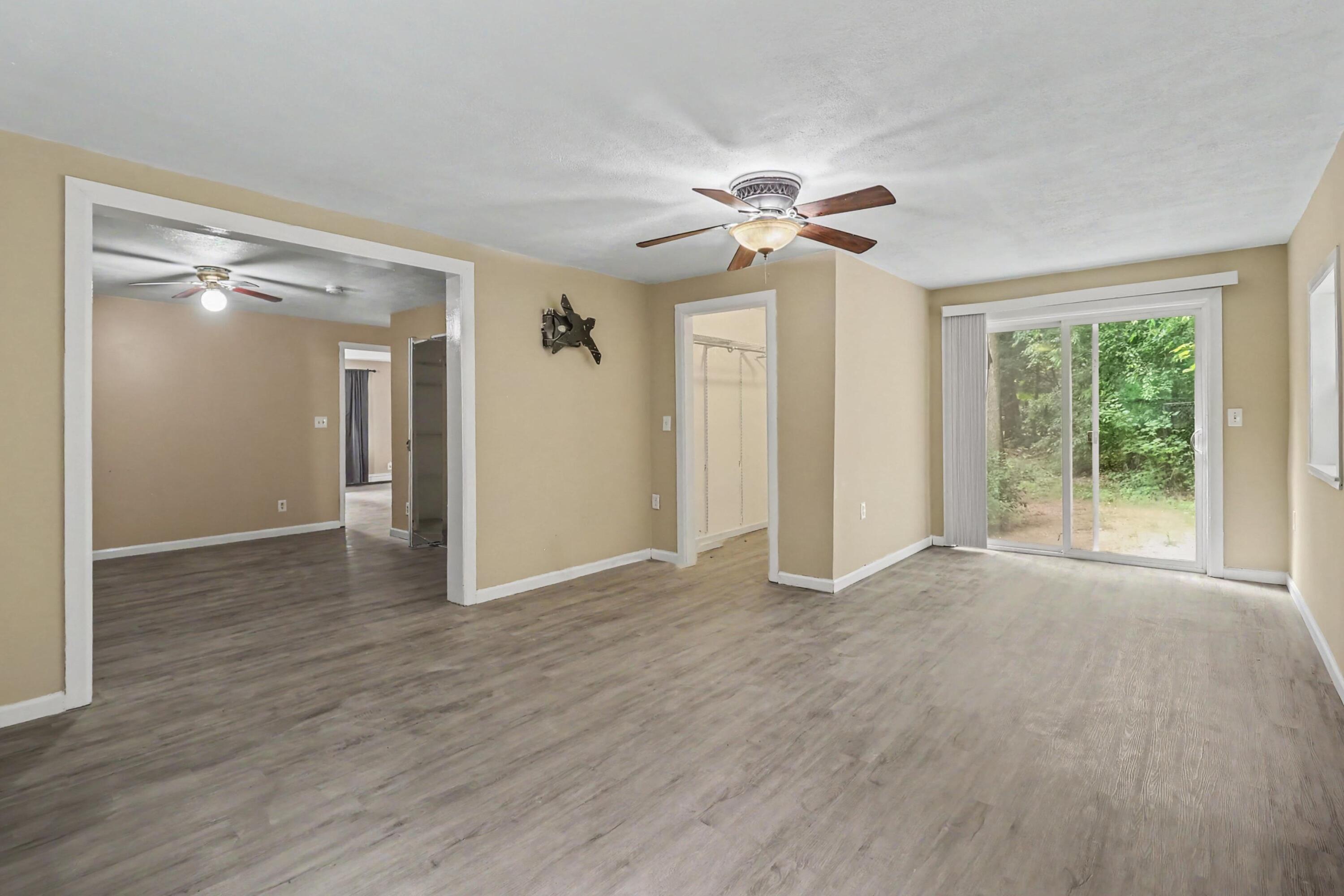 105 N Mike Street Property Photo 12
