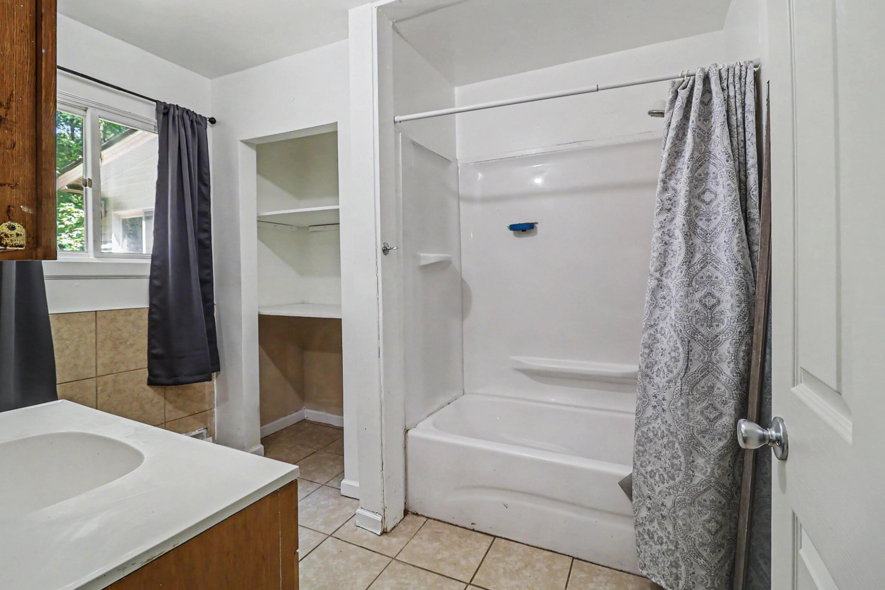 105 N Mike Street Property Photo 17
