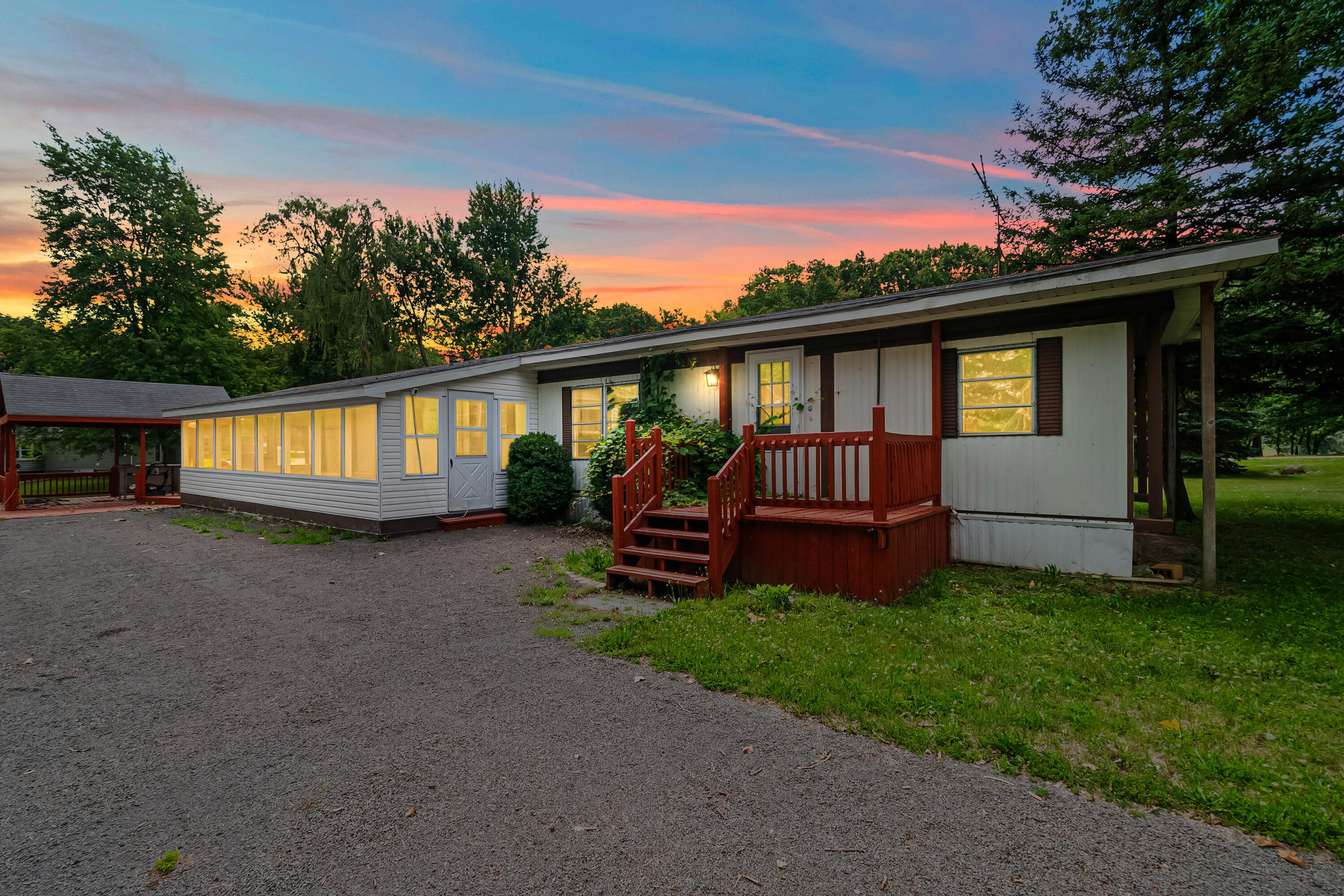 6915 Rowley Drive Property Photo 1