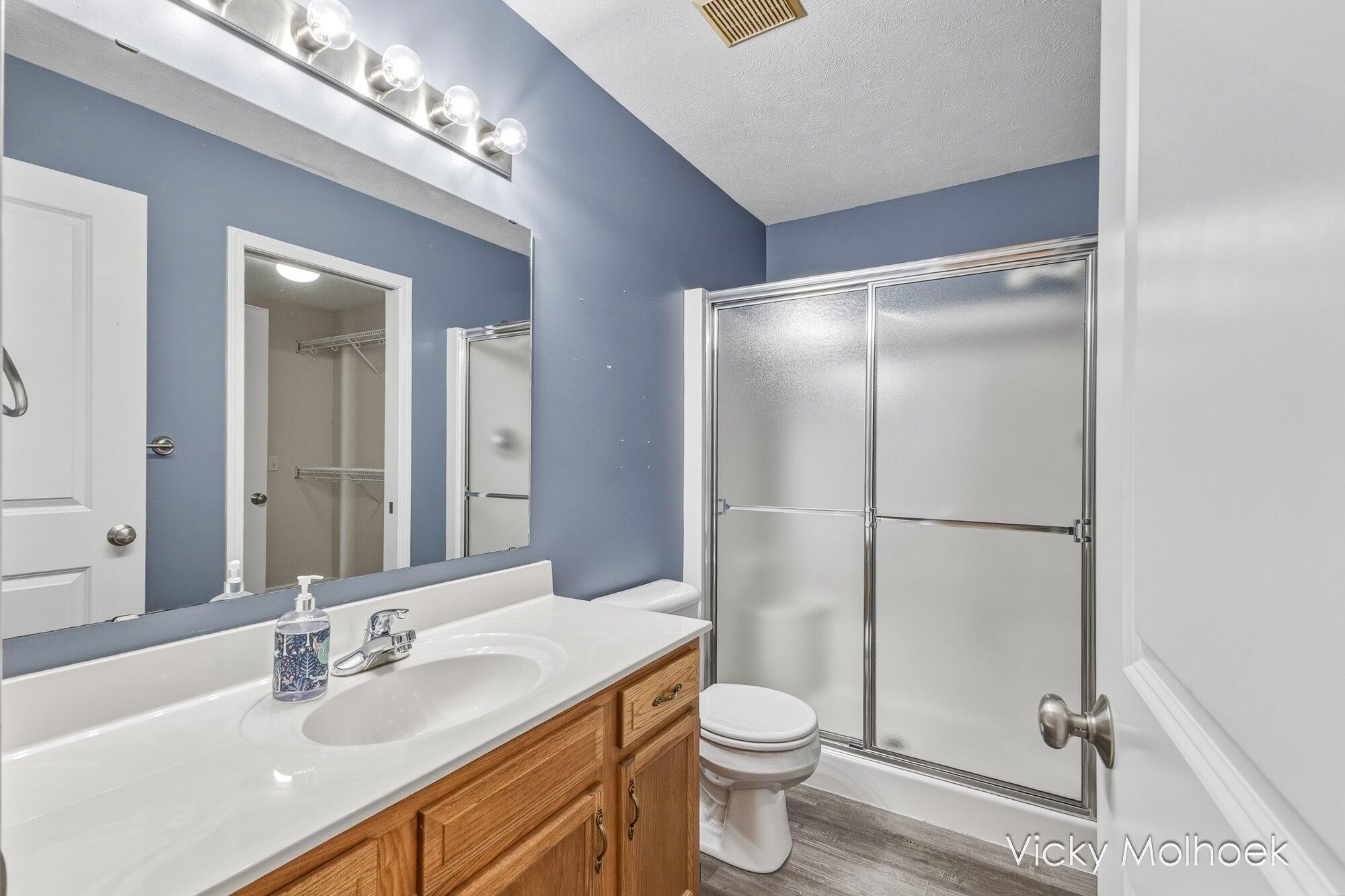 335 E North Street Property Photo 15