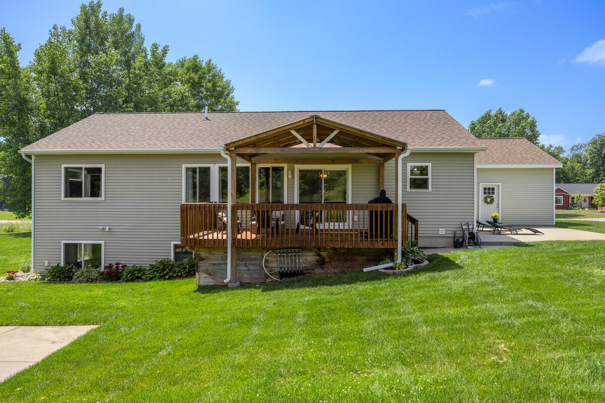 5242 N Point Drive Property Photo 28