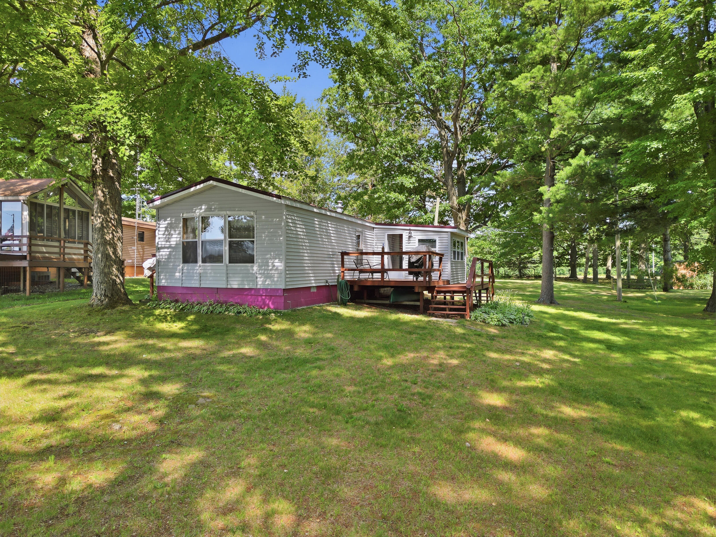 3473 N Shore Drive Property Photo 1
