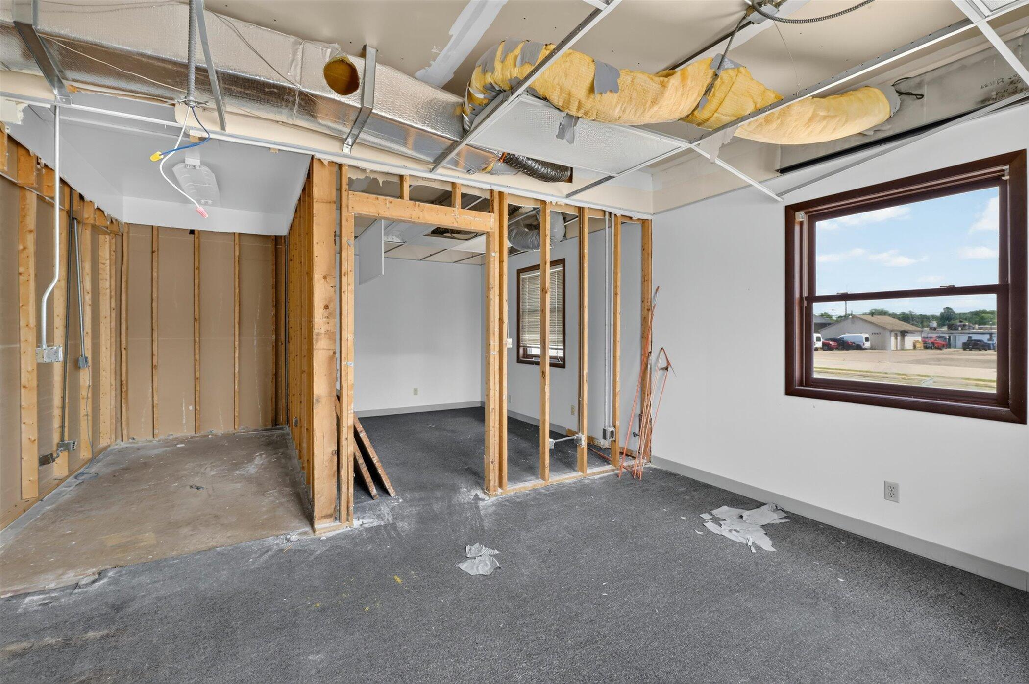 2946 Division Street Property Photo 37
