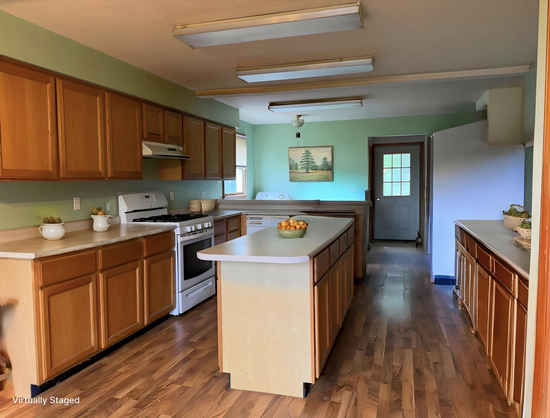 4488 Miriam Road Property Photo 6