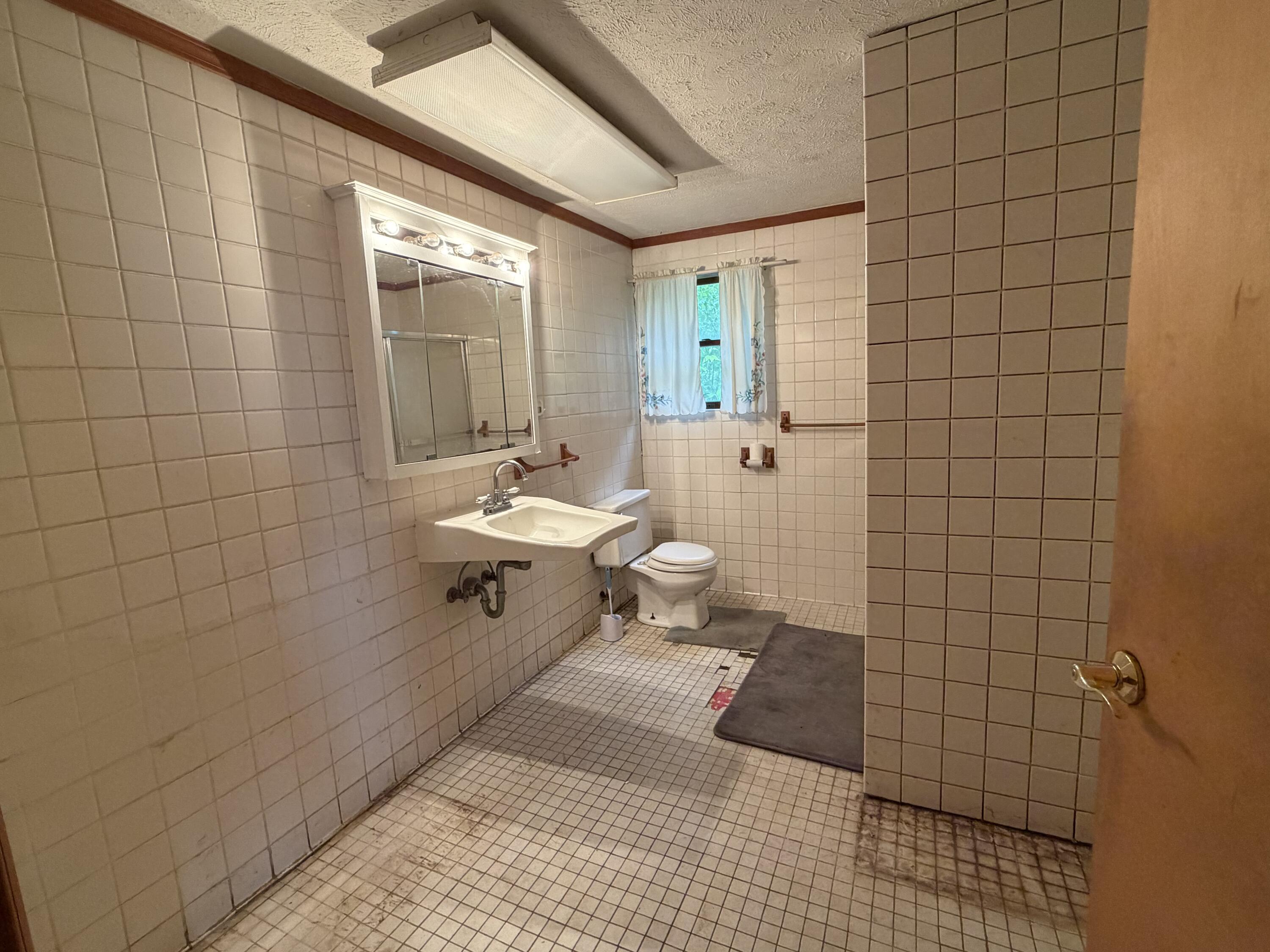 4488 Miriam Road Property Photo 7