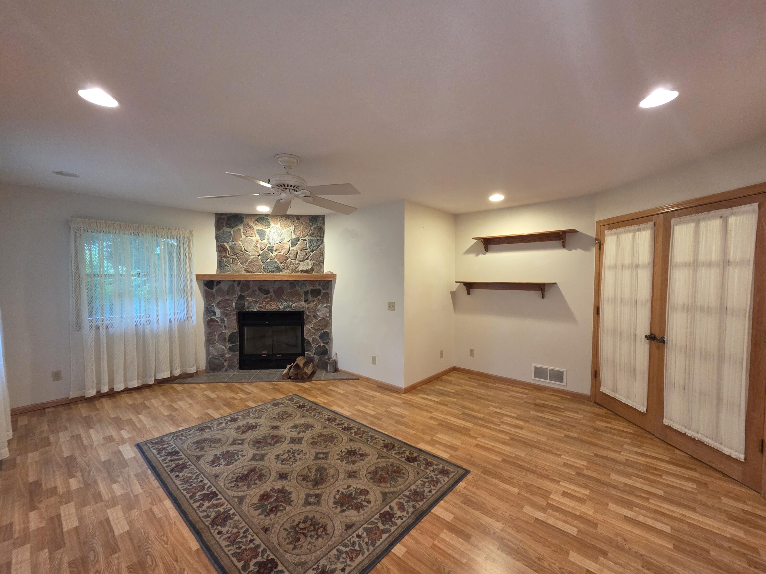 8518 3rd Street Property Photo 4
