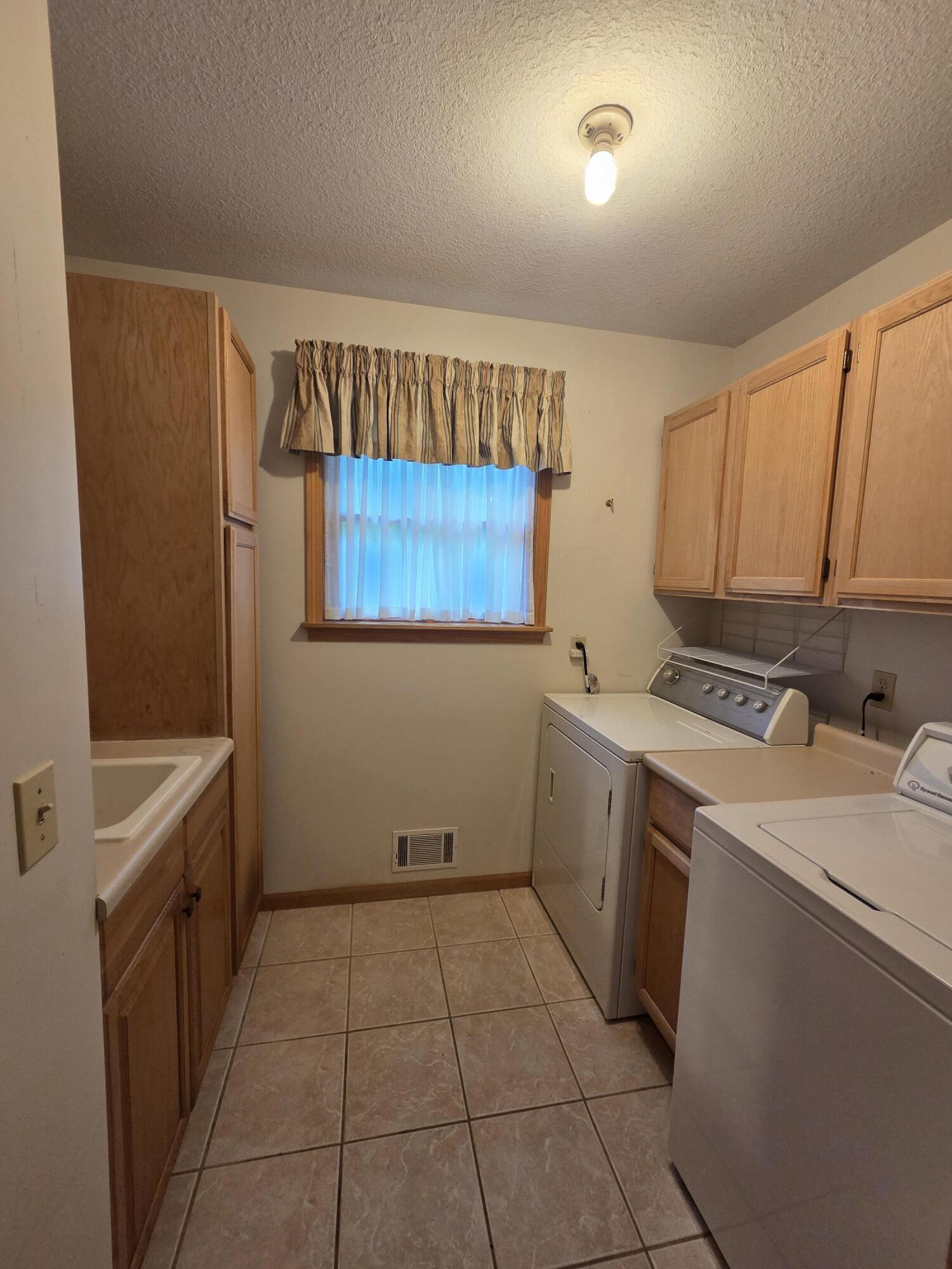 8518 3rd Street Property Photo 22