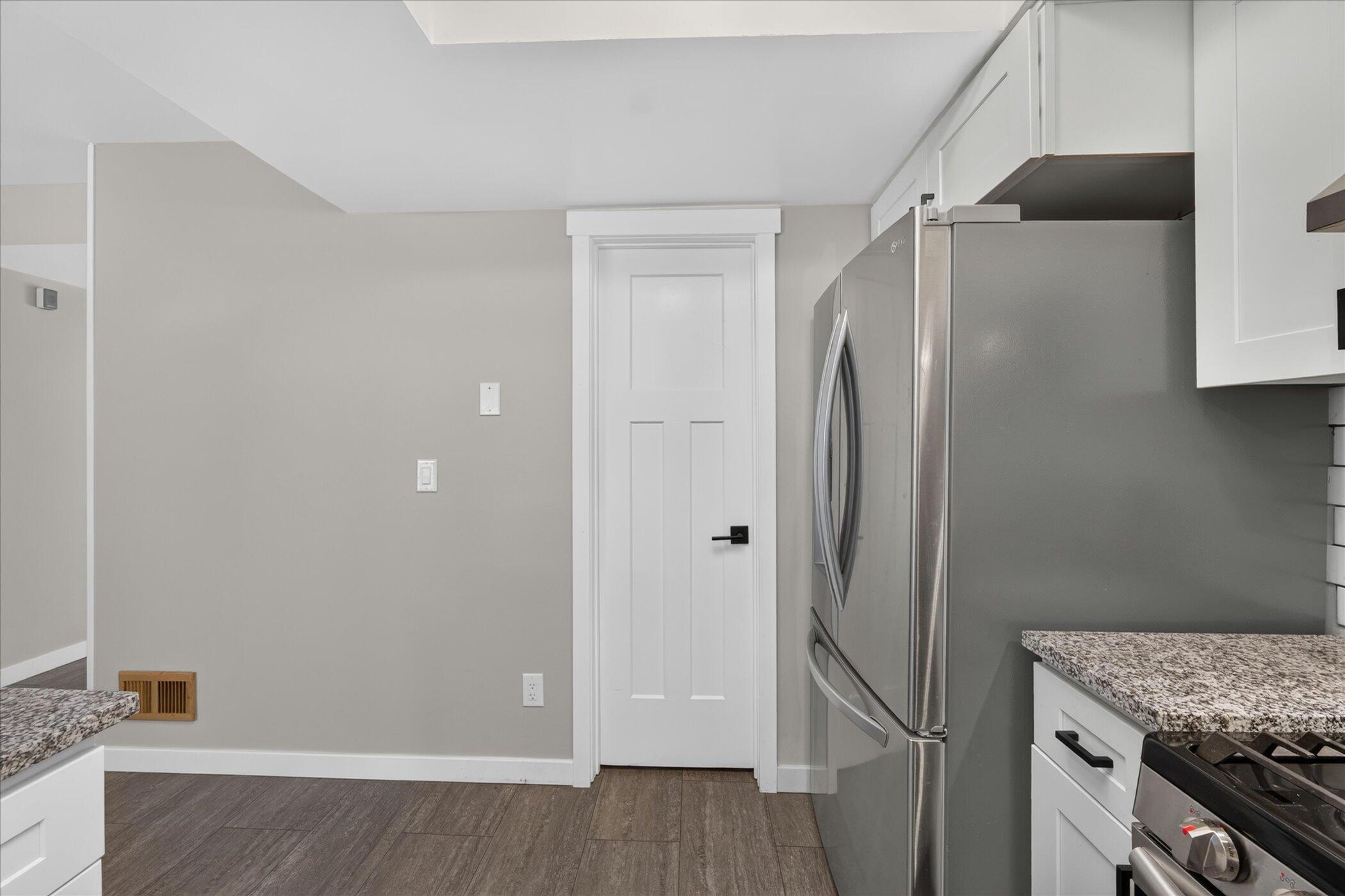 3477 Burbank Drive Property Photo 17
