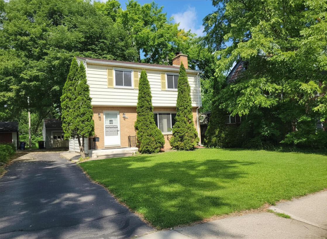 1408 E Park Place Property Photo 1