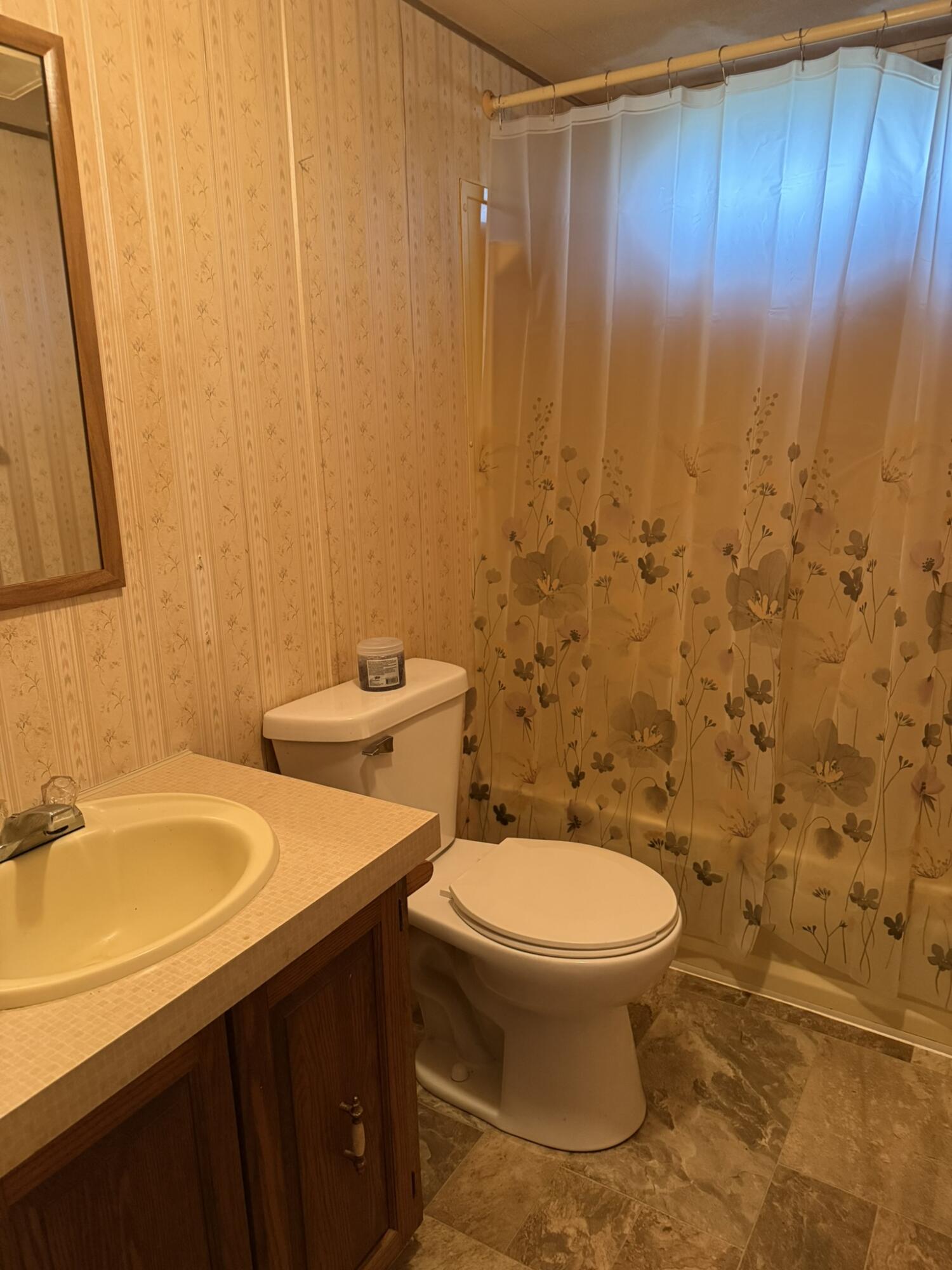 669 Linden Road Property Photo 5