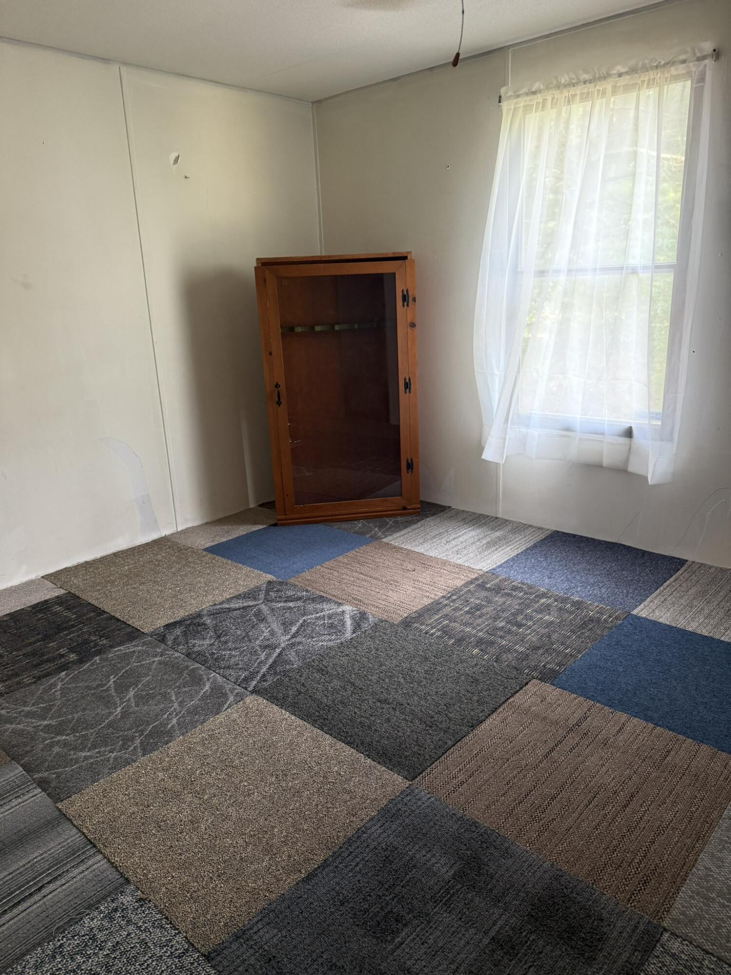 669 Linden Road Property Photo 6