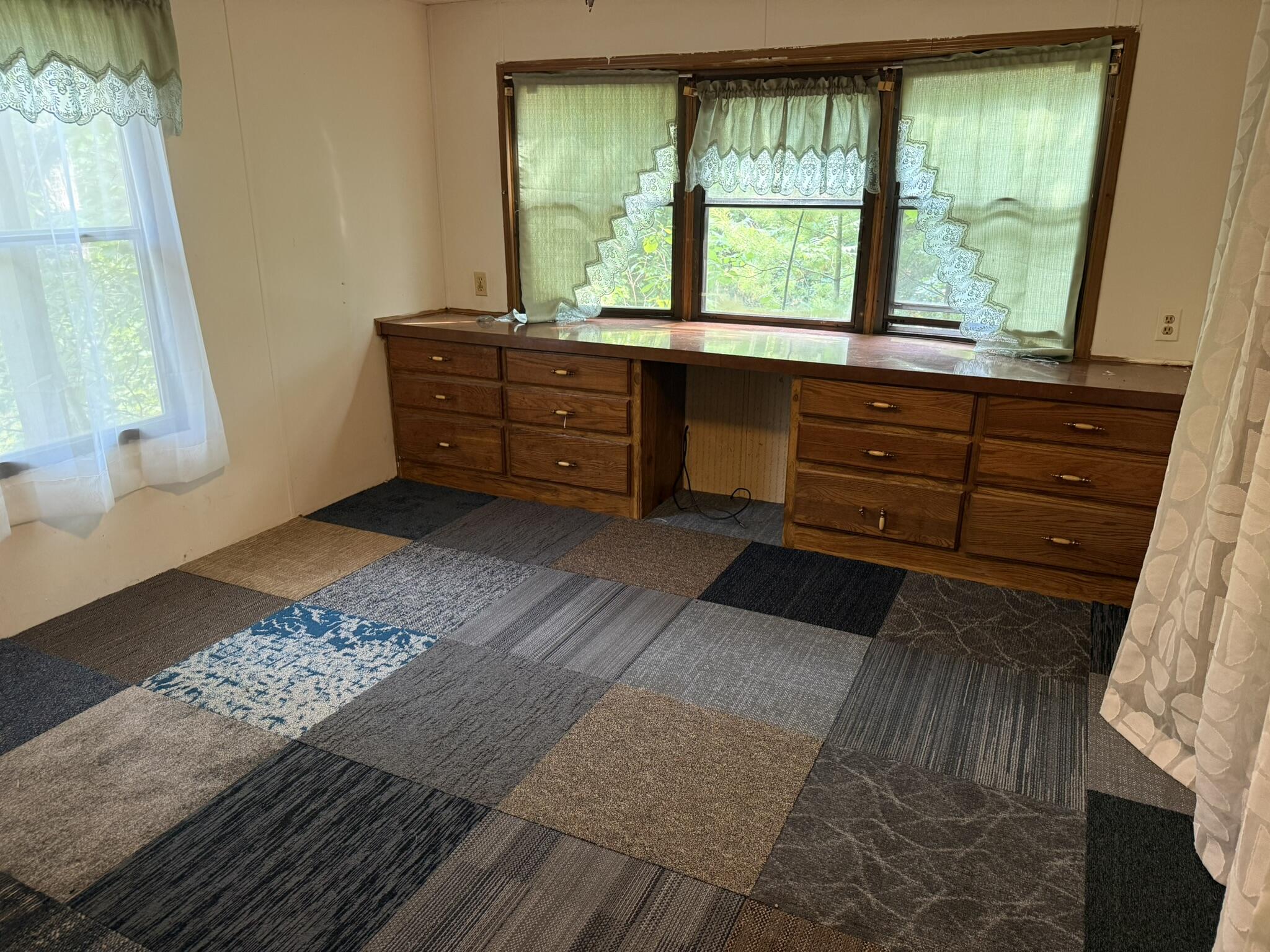 669 Linden Road Property Photo 15