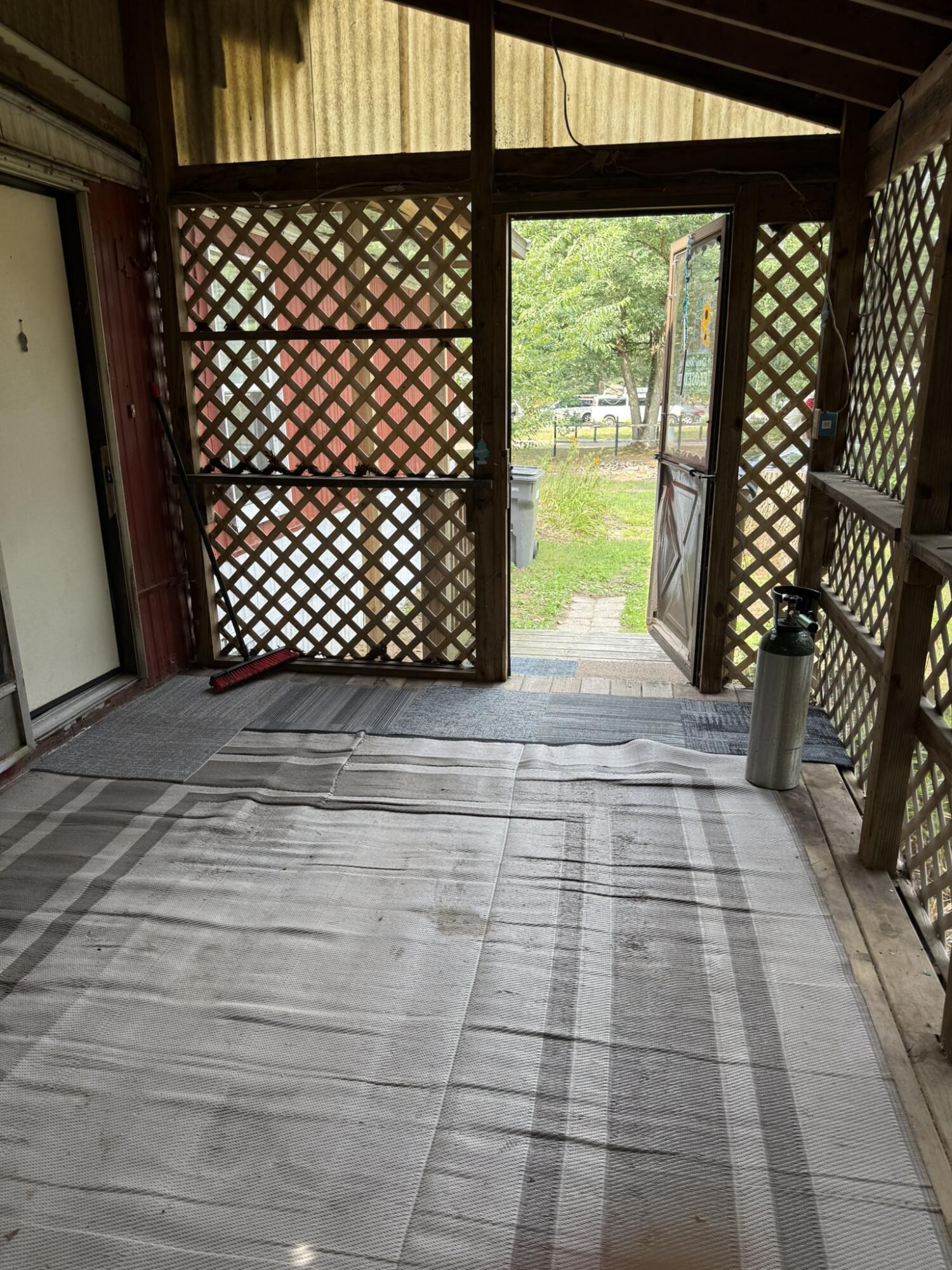 669 Linden Road Property Photo 22