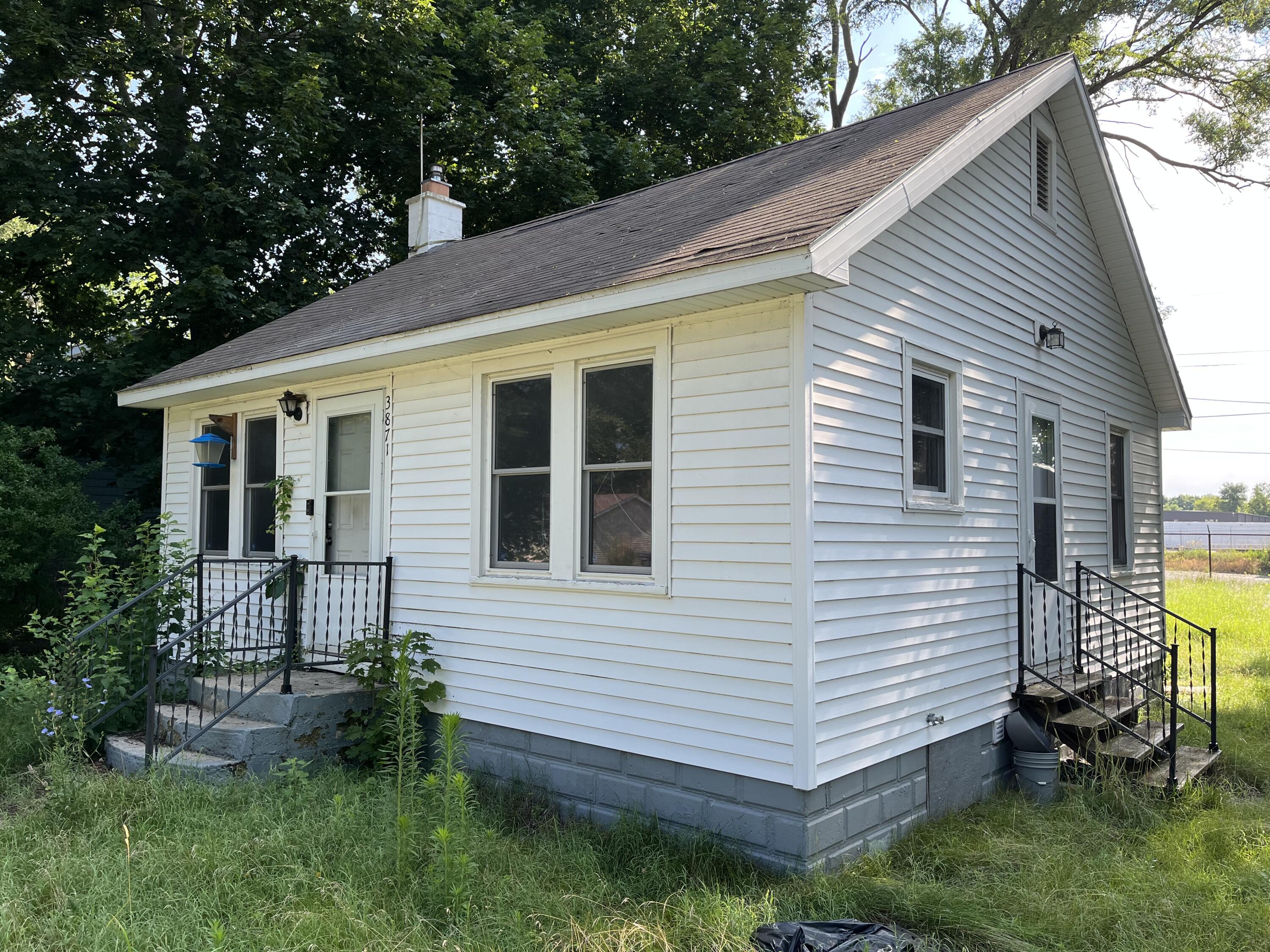 3871 Main Street Property Photo 1