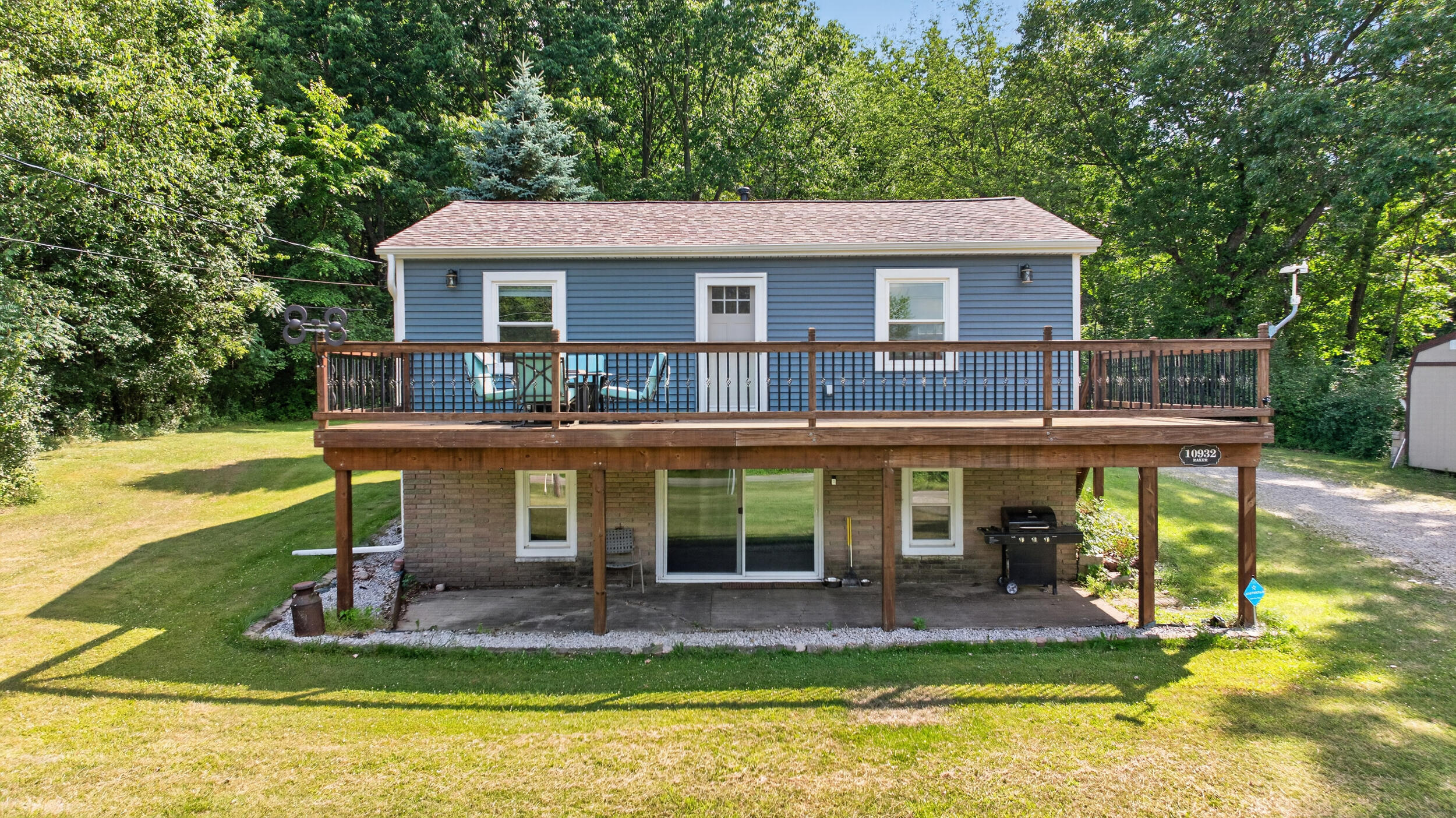 10932 10932 Baker Road Property Photo 1