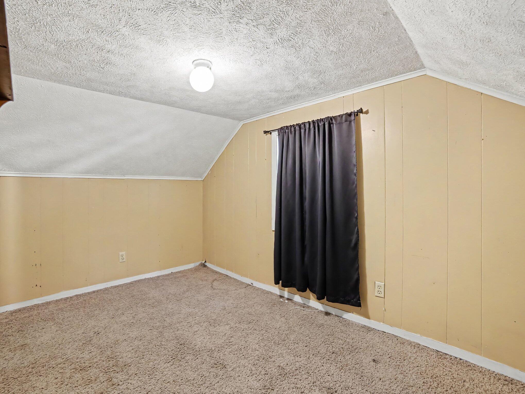 942 Amity Avenue Property Photo 17