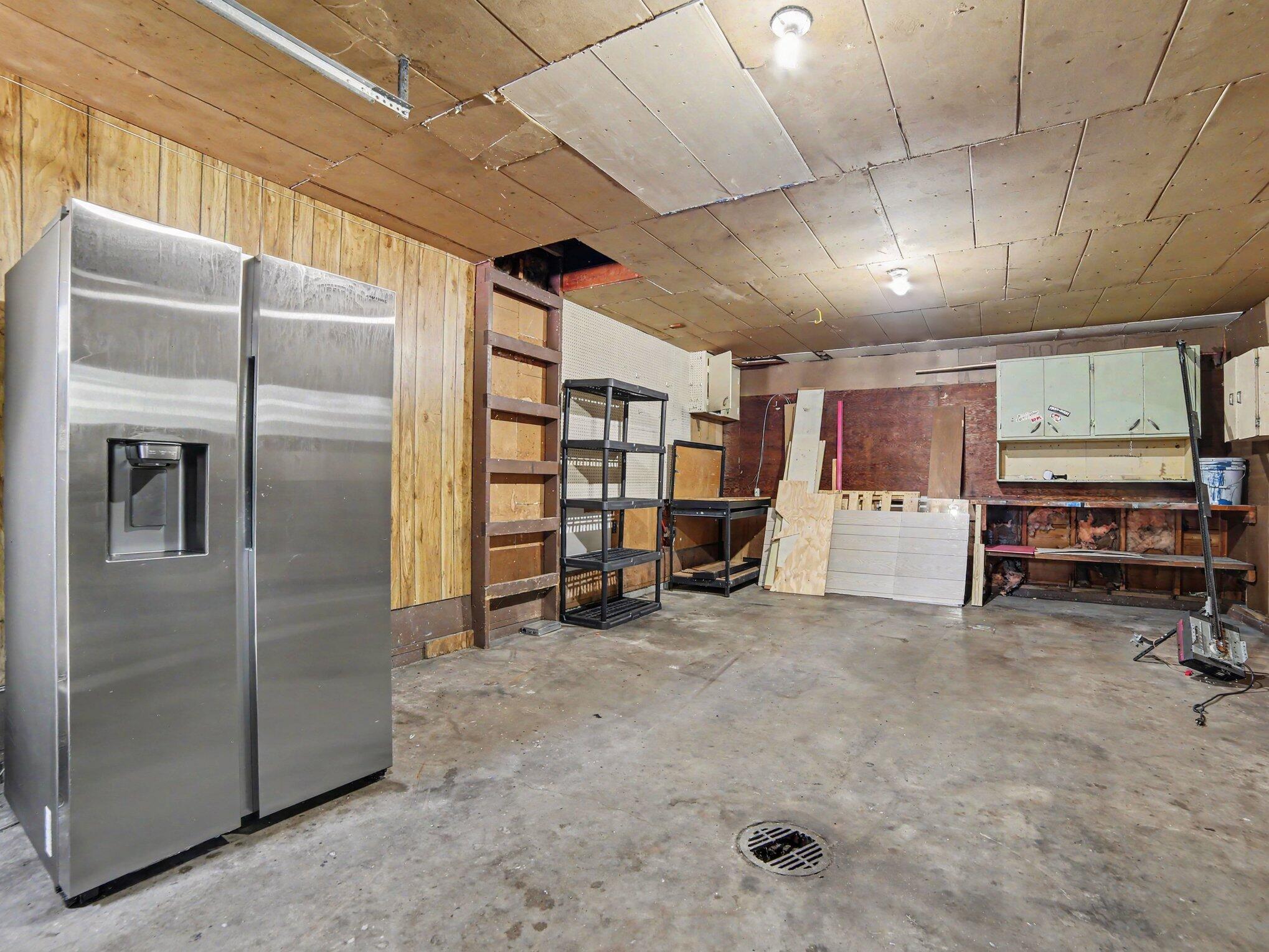 942 Amity Avenue Property Photo 22