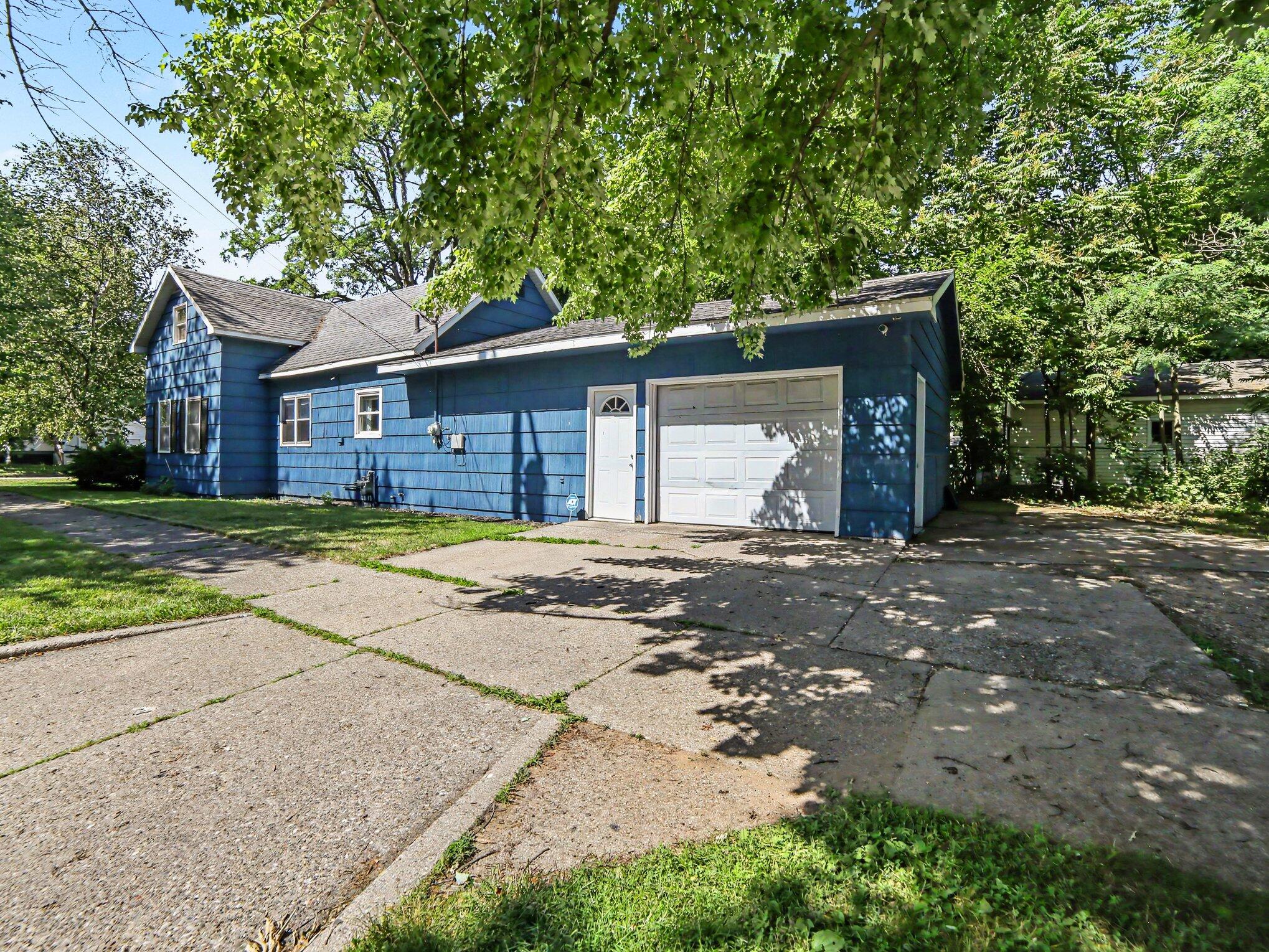 942 Amity Avenue Property Photo 26