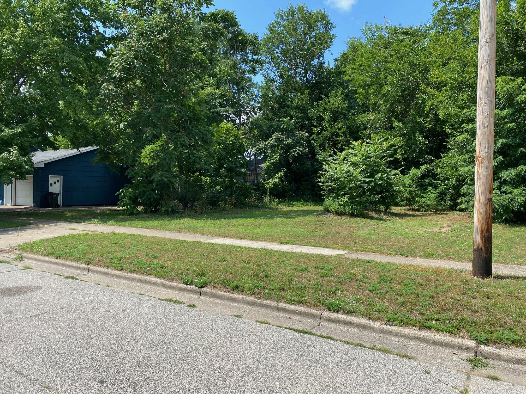 942 Amity Avenue Property Photo 27