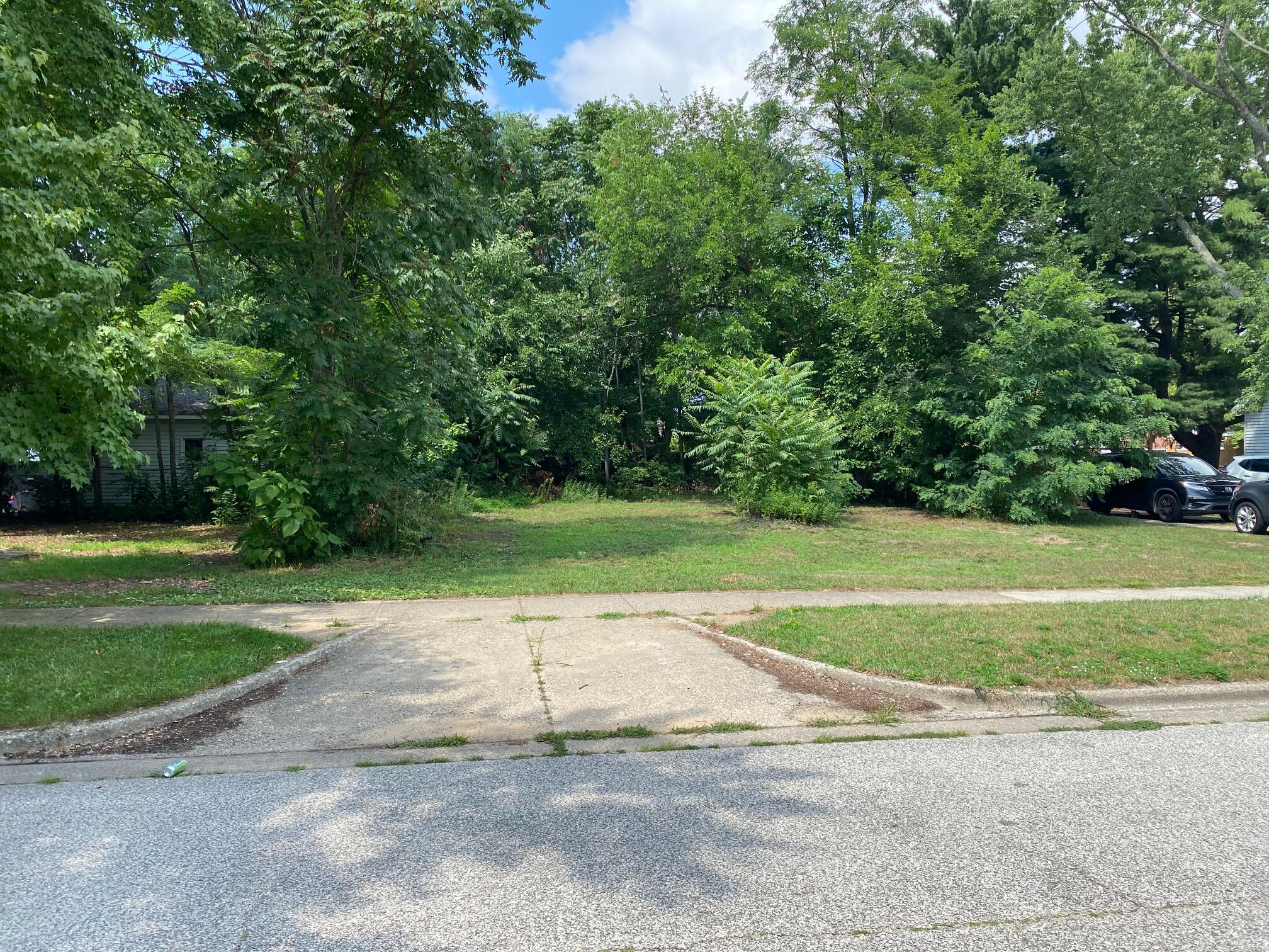 942 Amity Avenue Property Photo 28