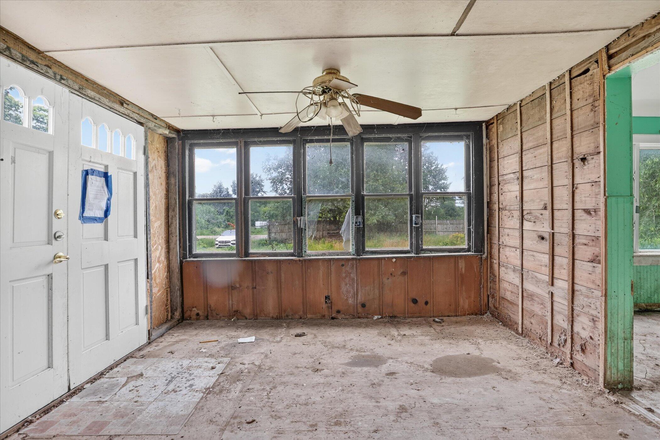 2429 W Huron Line Road Property Photo 4