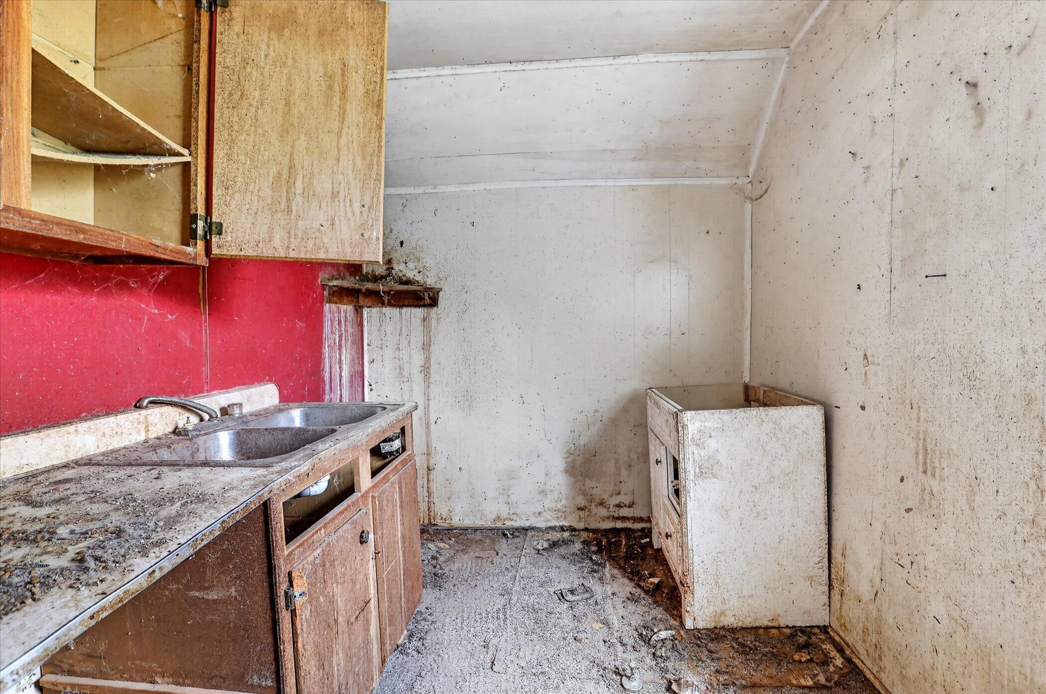 2429 W Huron Line Road Property Photo 17