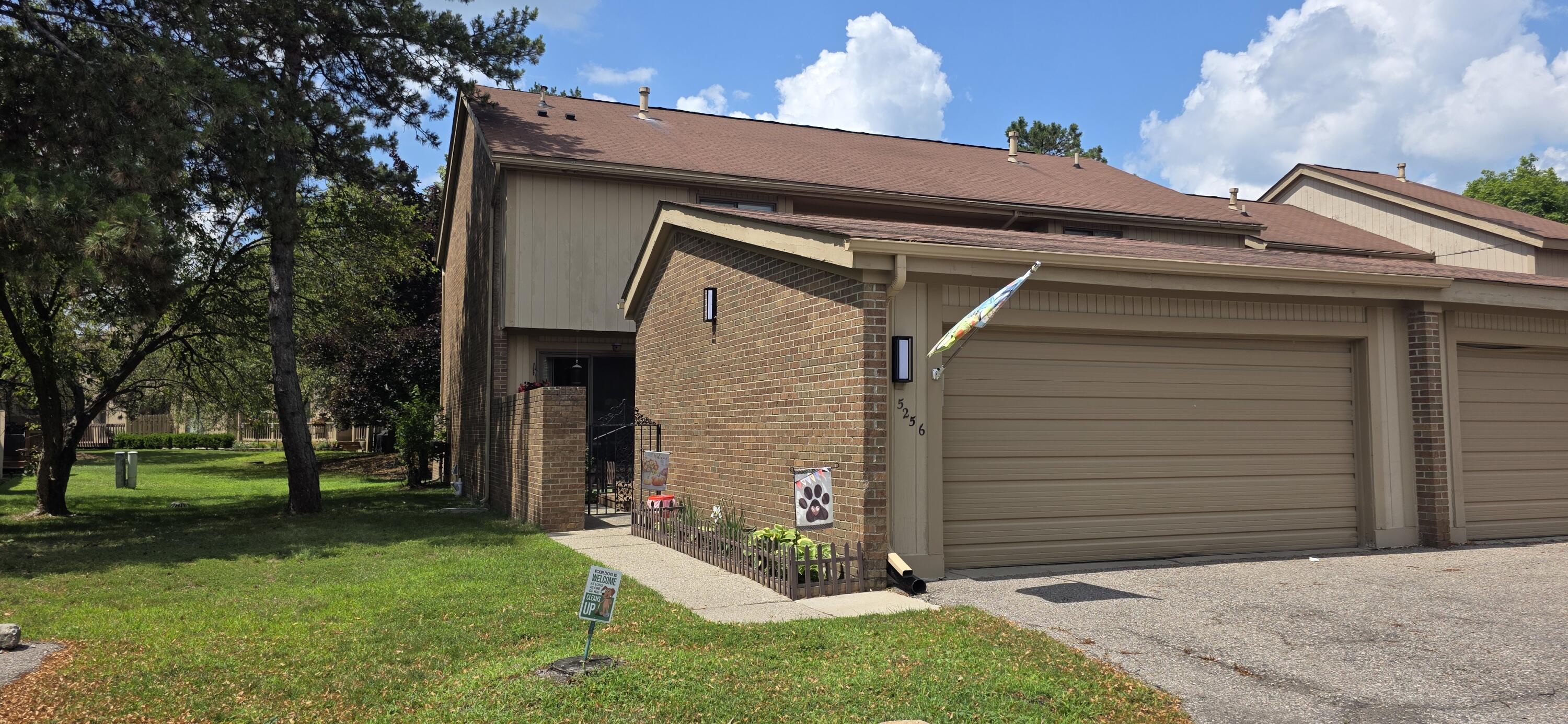 5256 Wright Way E Property Photo 1