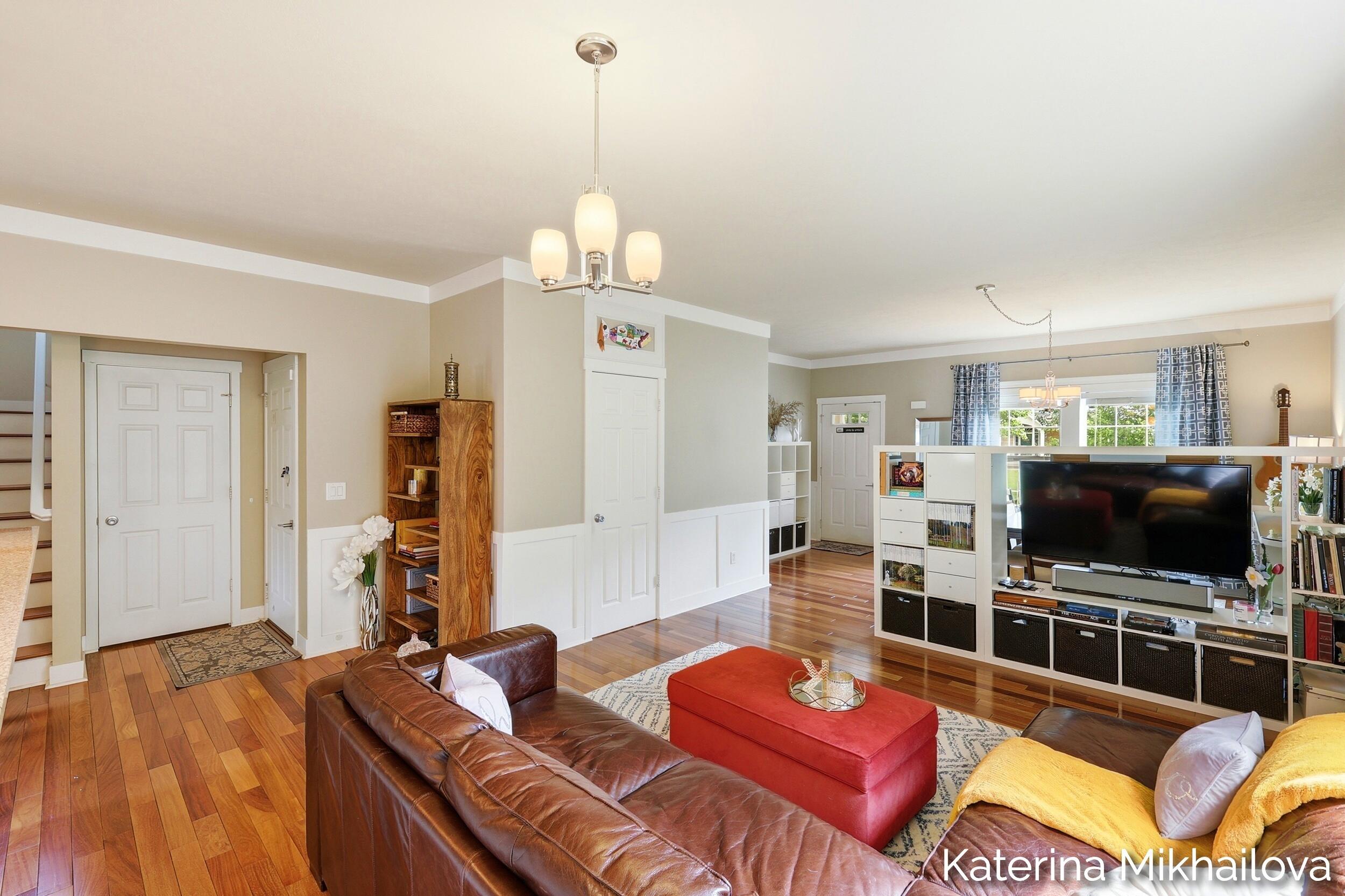 651 Ludington Avenue Property Photo 10