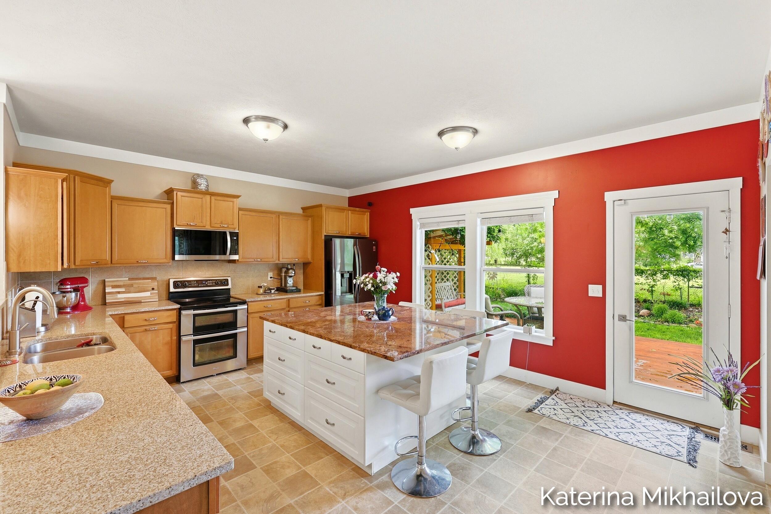 651 Ludington Avenue Property Photo 15