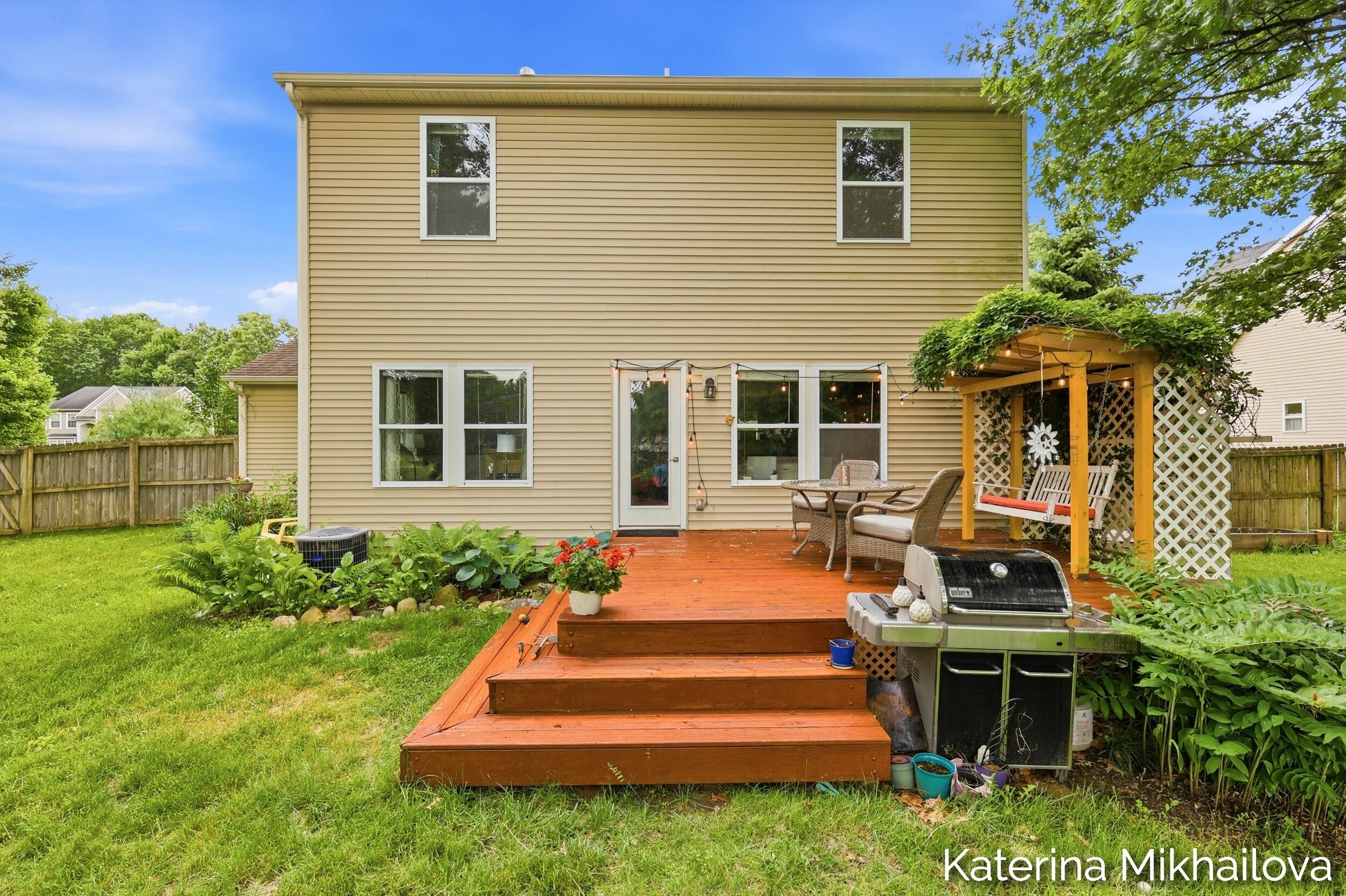 651 Ludington Avenue Property Photo 42