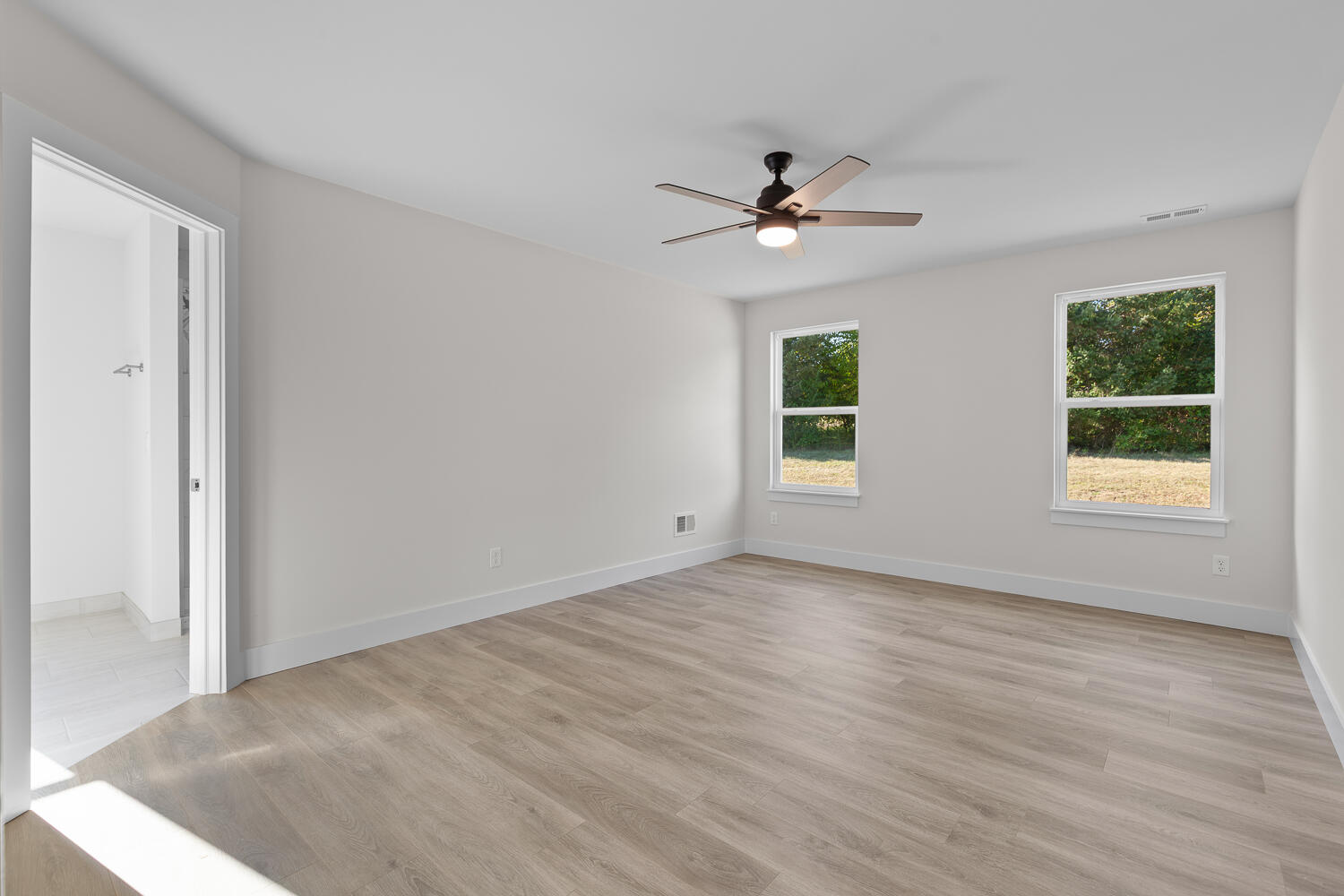 2815 Gady Pines Drive Property Photo 12