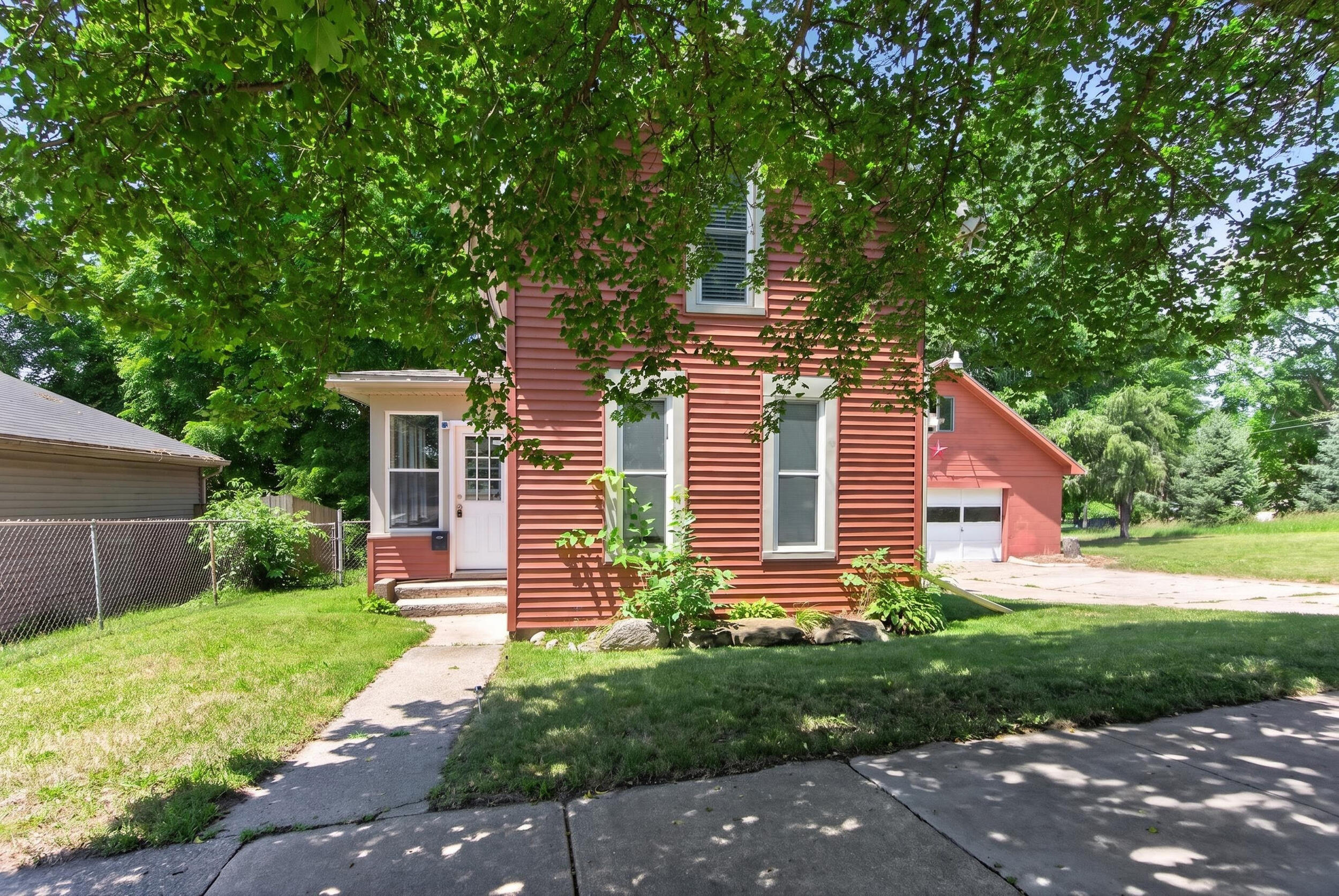308 N State Street Property Photo 2