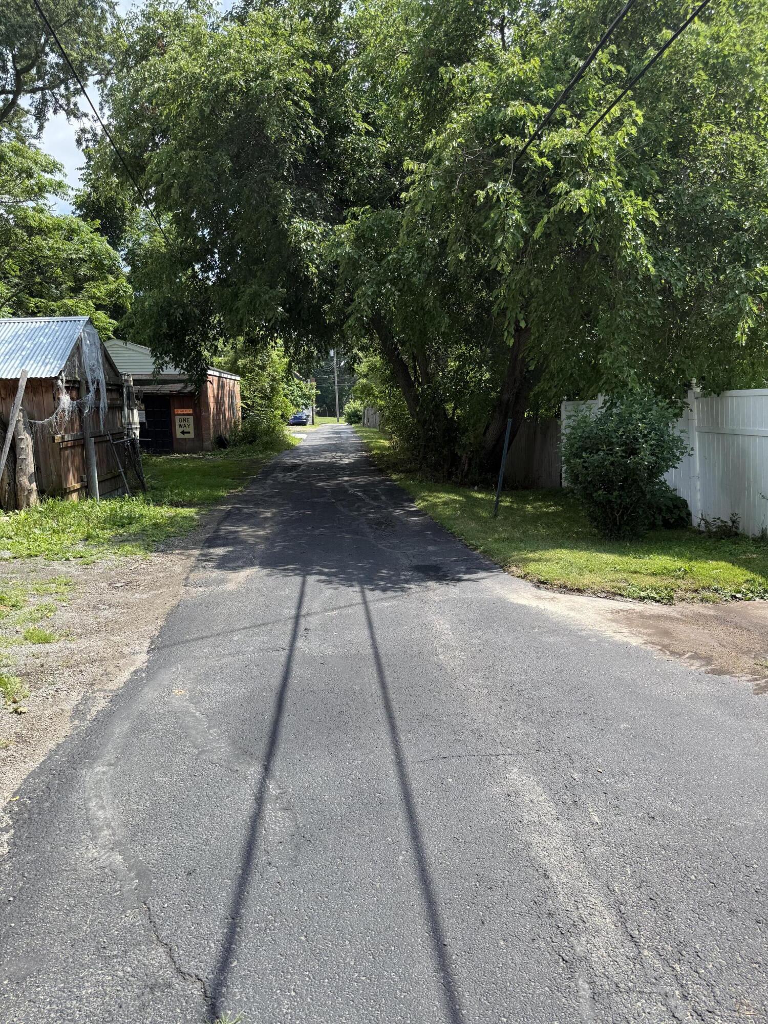 645 State Street Property Photo 28
