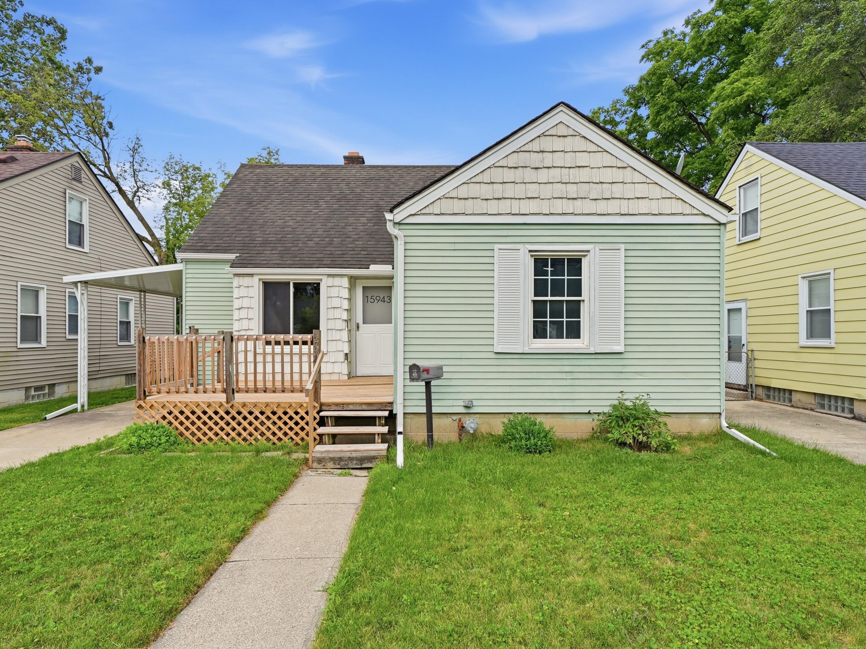 15943 Kinloch Street Property Photo 1
