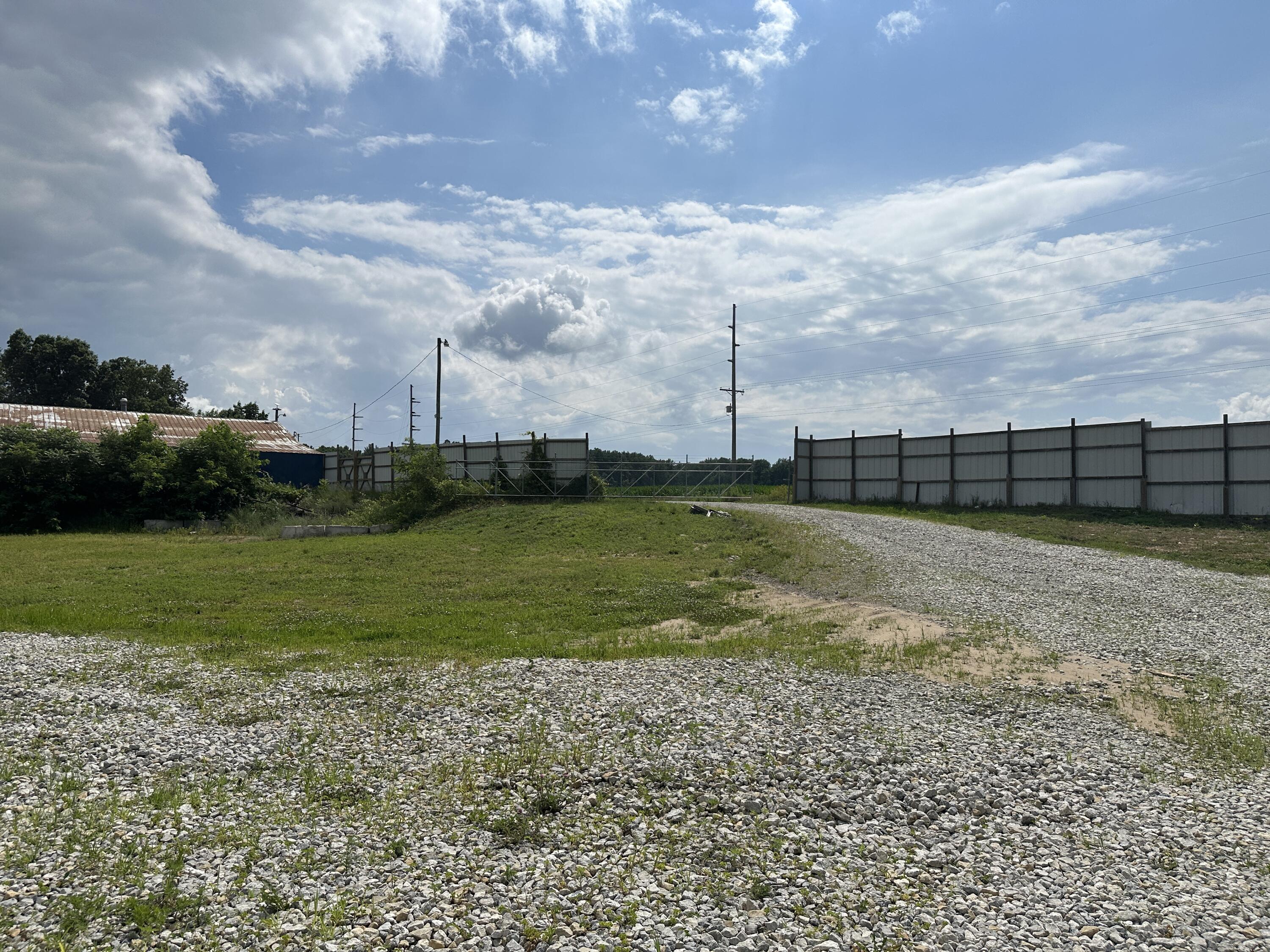 70379 M-103 Property Photo 37