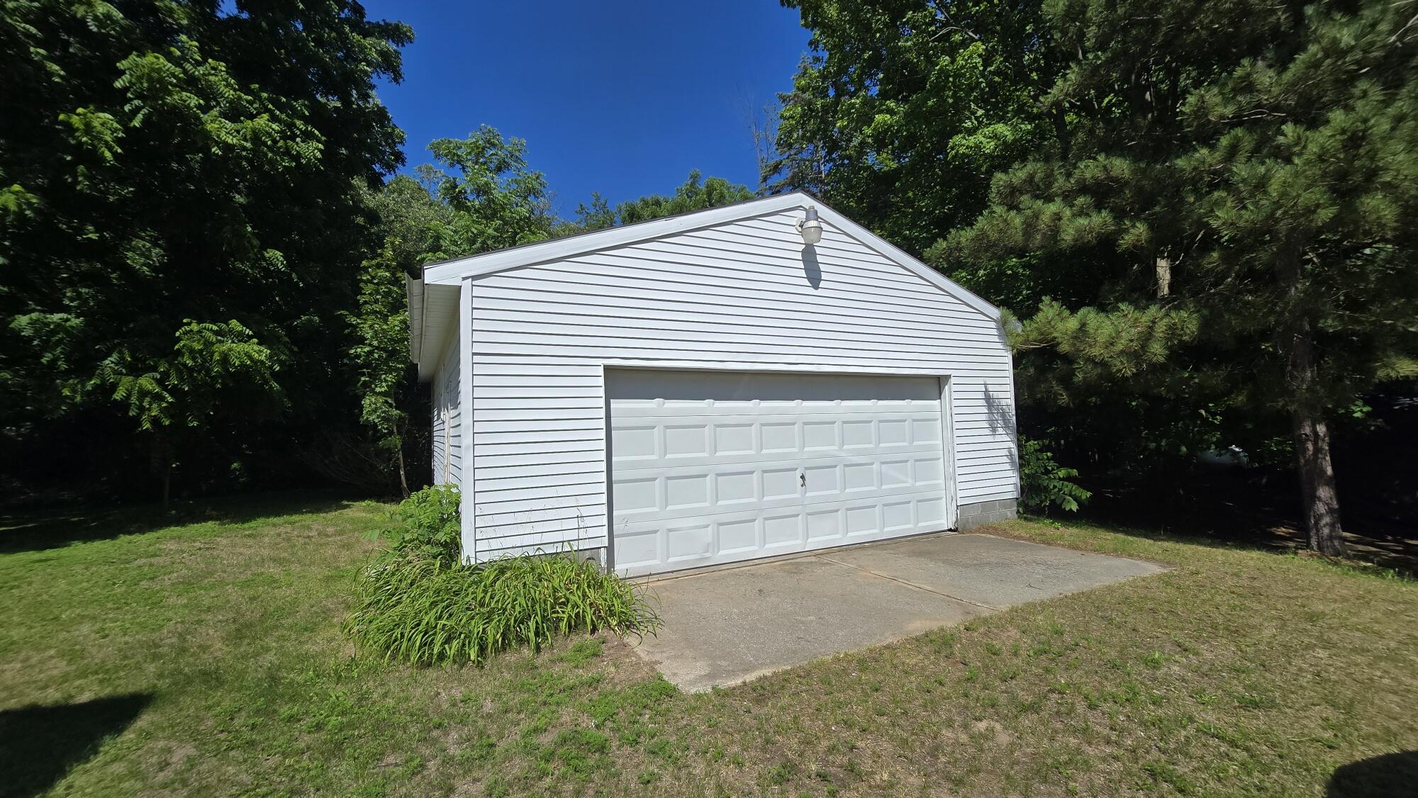 6700 Lorne Drive Property Photo 6