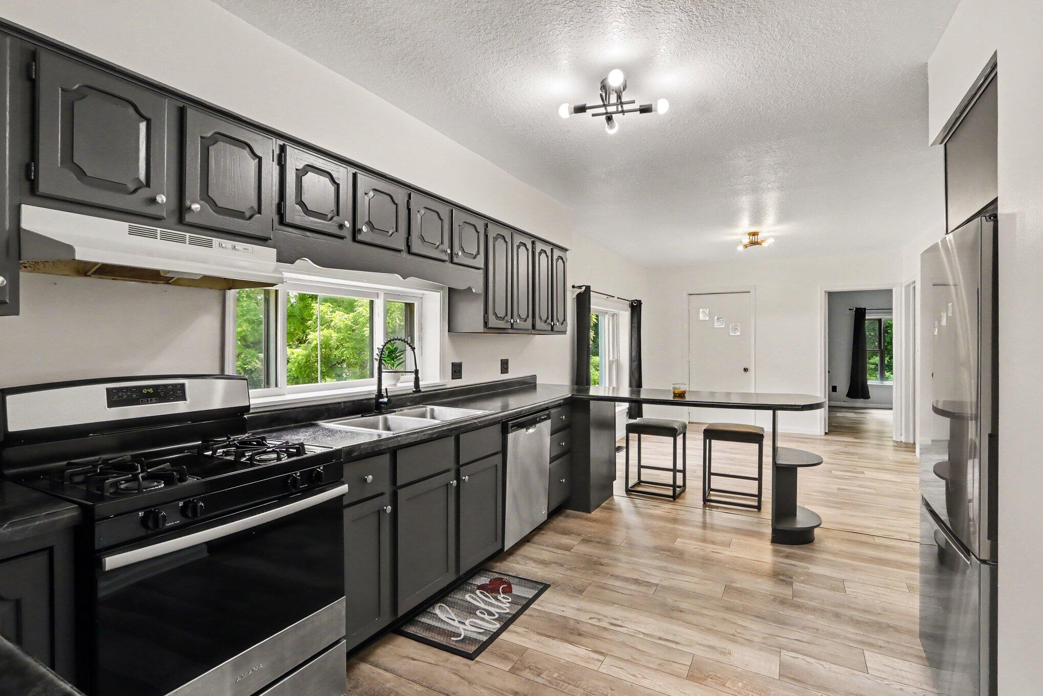 15068 Millard Road Property Photo 9