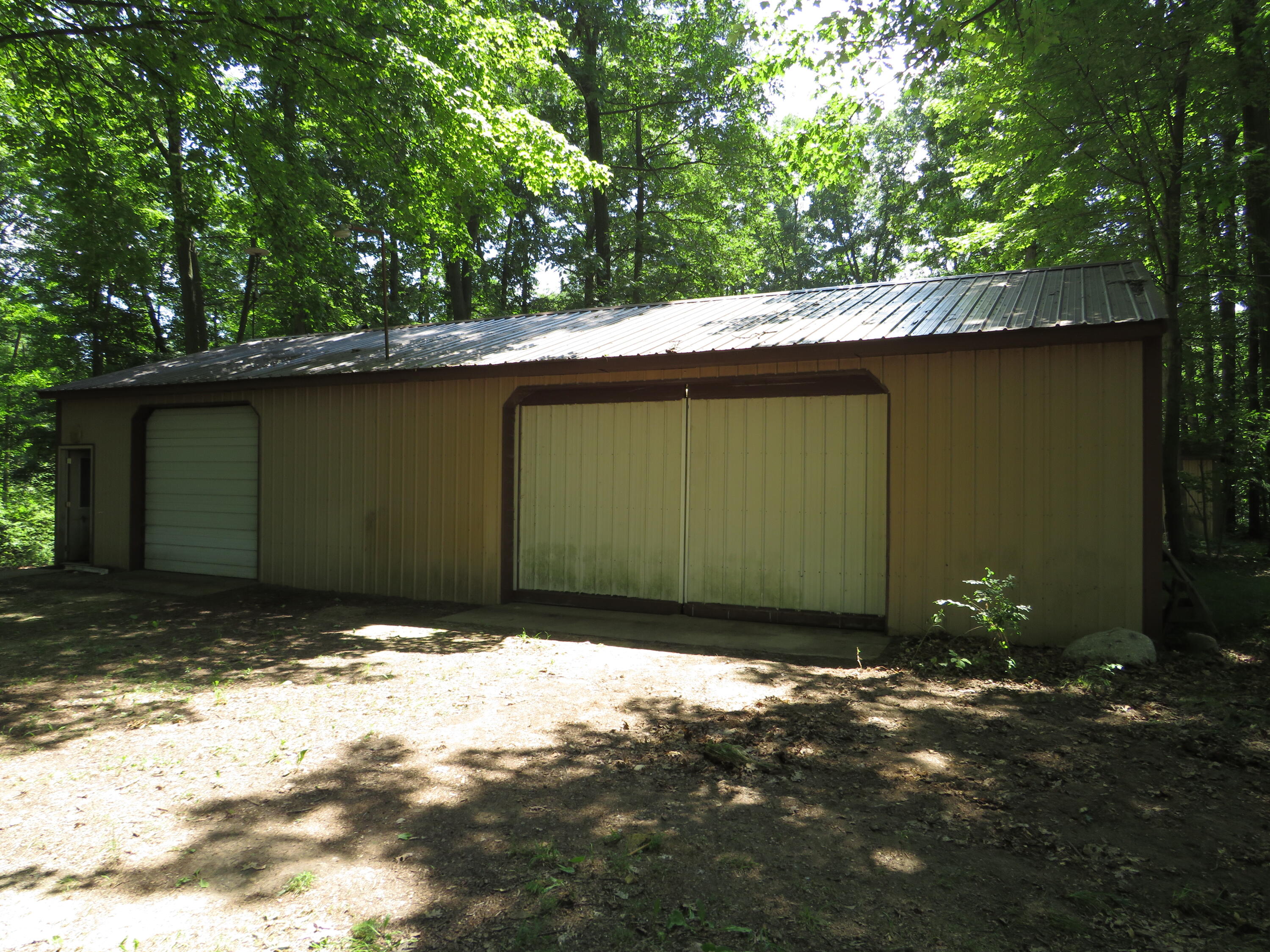 11000 N Vickeryville Road Property Photo 2